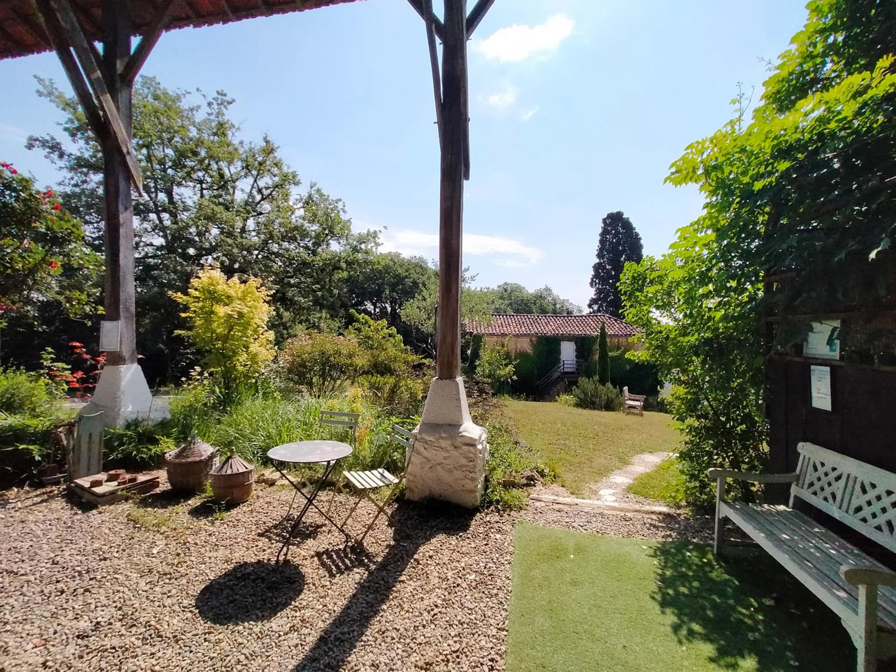 Garden view in les Didascalies