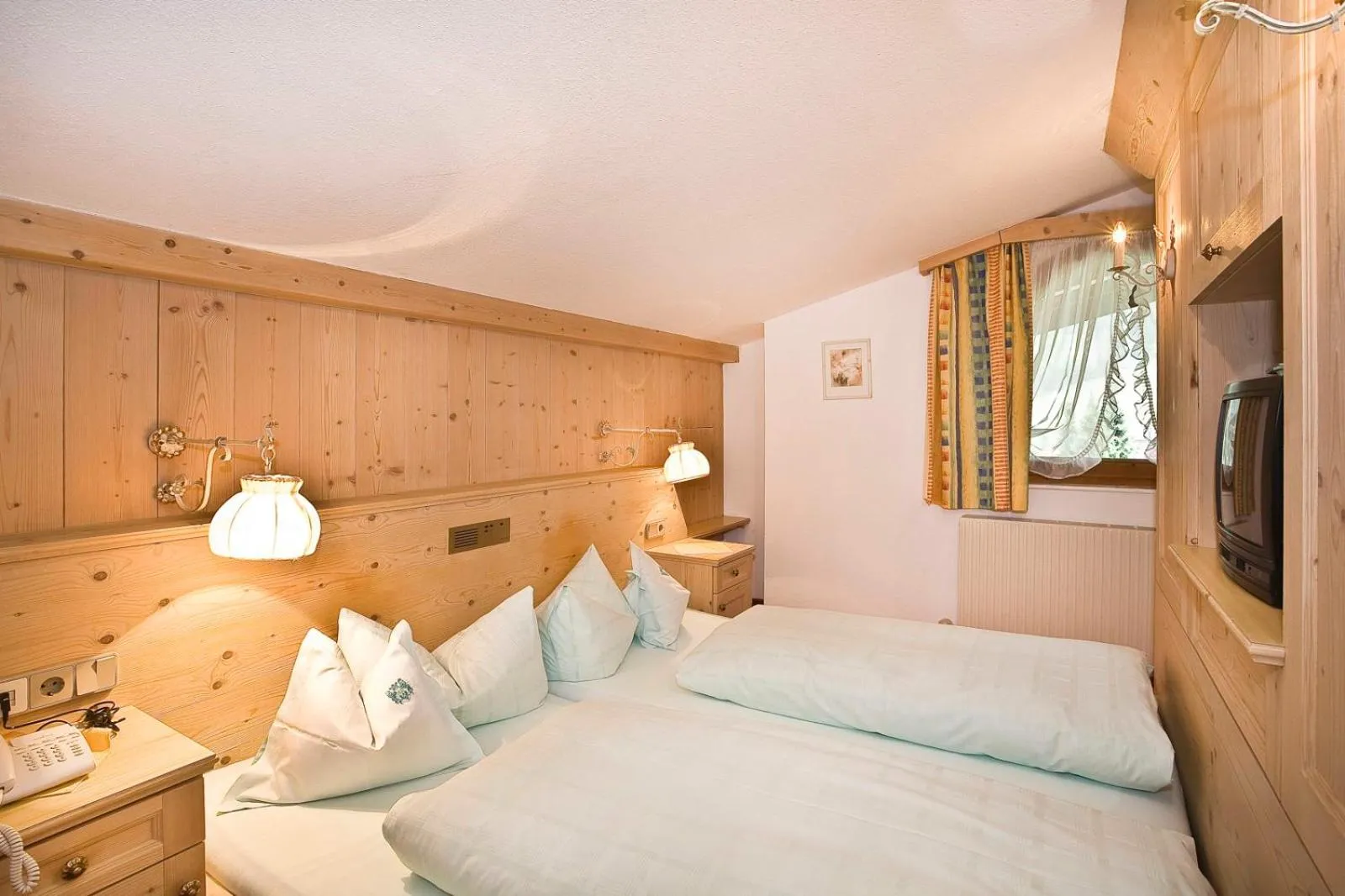 Bedroom, Bed in Alpenhotel Fernau