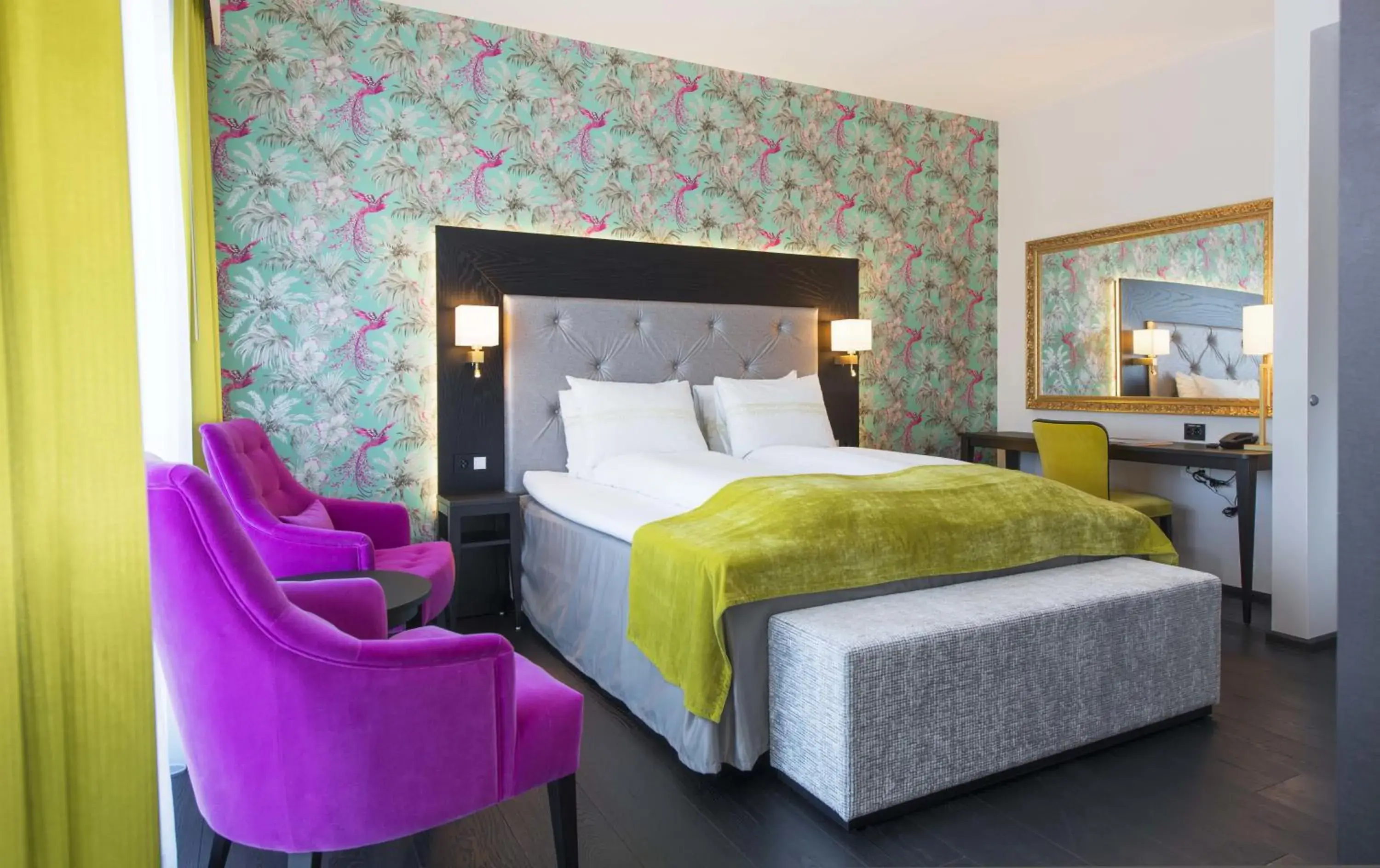 Bedroom, Bed in Thon Hotel Opera Bedroom, Bed in Thon Hotel Opera