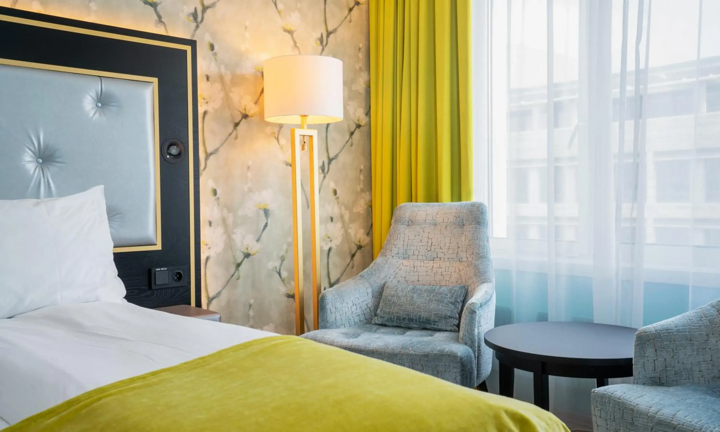 Seating area, Bed in Thon Hotel Opera Seating area, Bed in Thon Hotel Opera