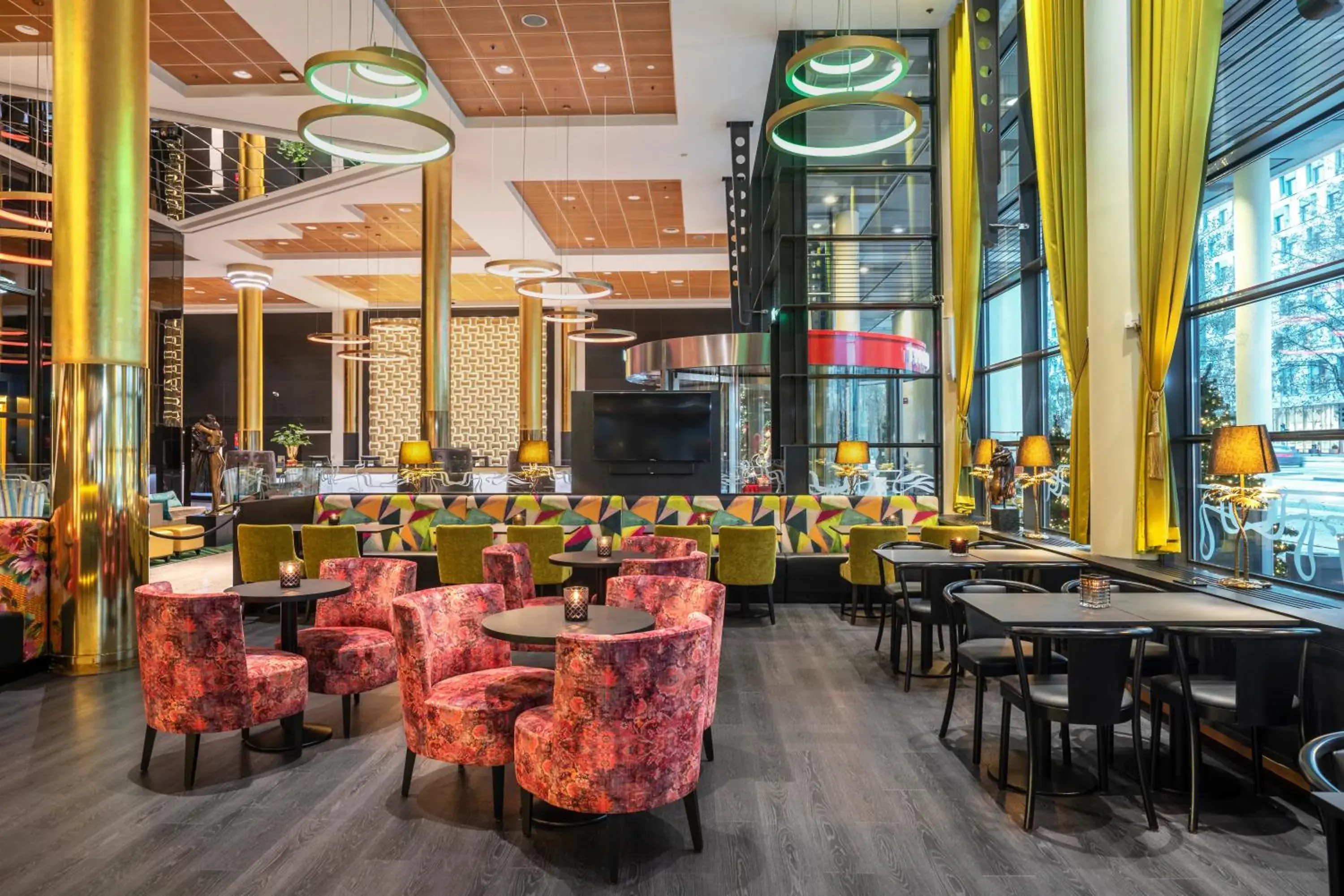 Lounge or bar in Thon Hotel Opera Lounge or bar in Thon Hotel Opera