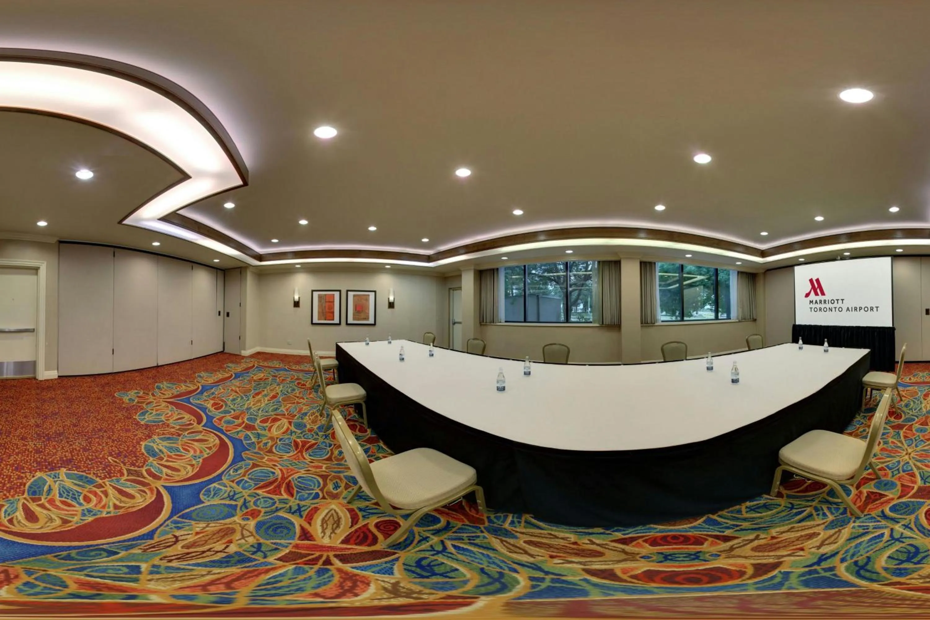Meeting/conference room in Toronto Airport Marriott Hotel