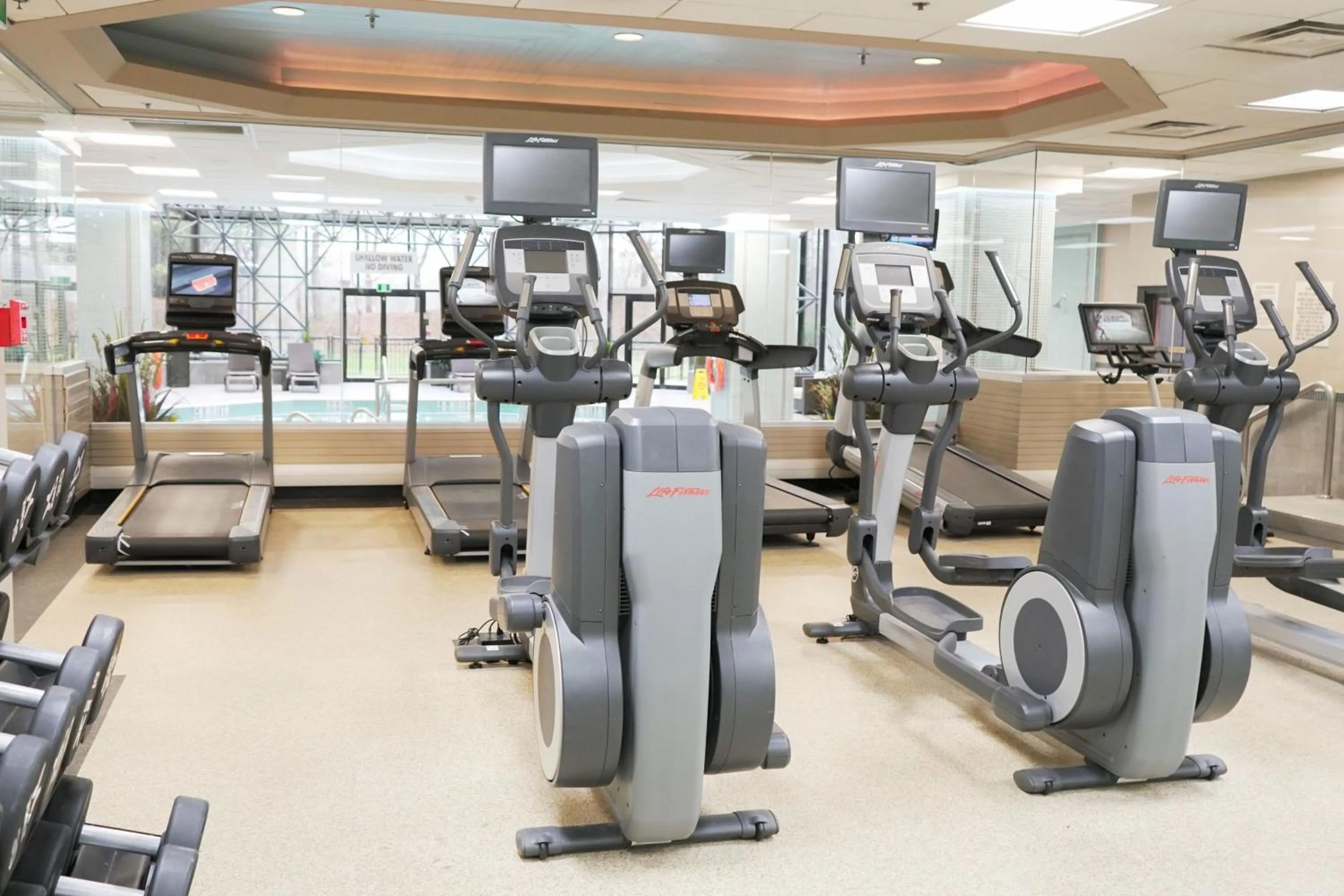 Fitness centre/facilities in Toronto Airport Marriott Hotel