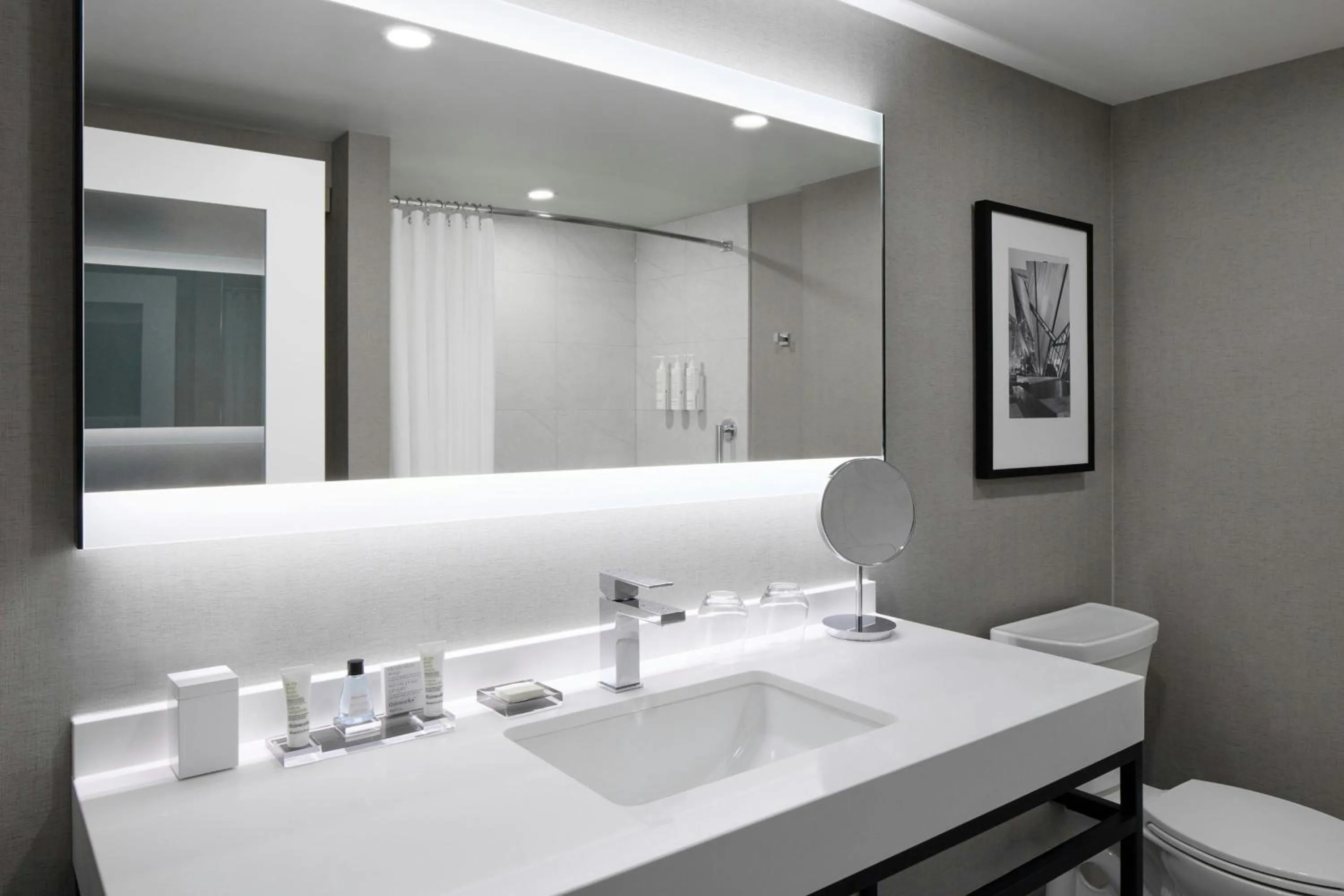 Bathroom in Toronto Airport Marriott Hotel