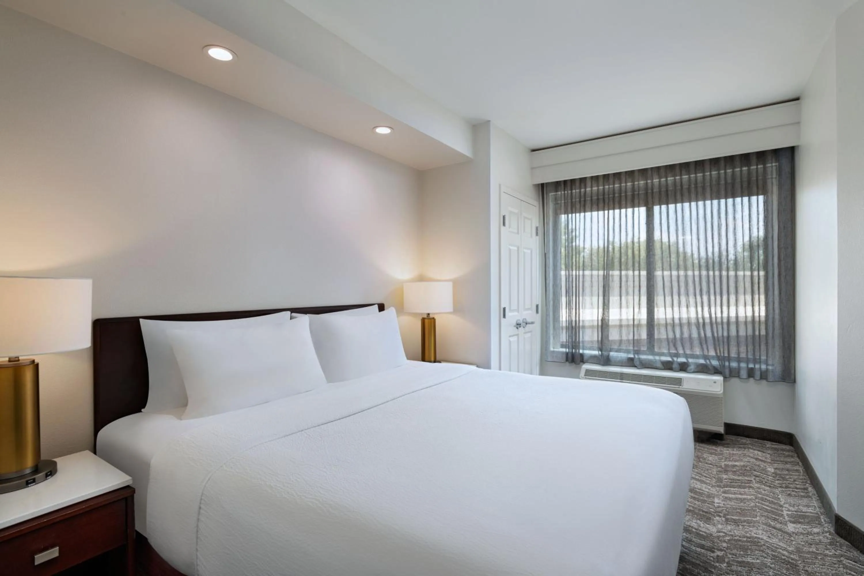 Photo of the whole room, Bed in SpringHill Suites by Marriott Dallas DFW Airport East Las Colinas Irving