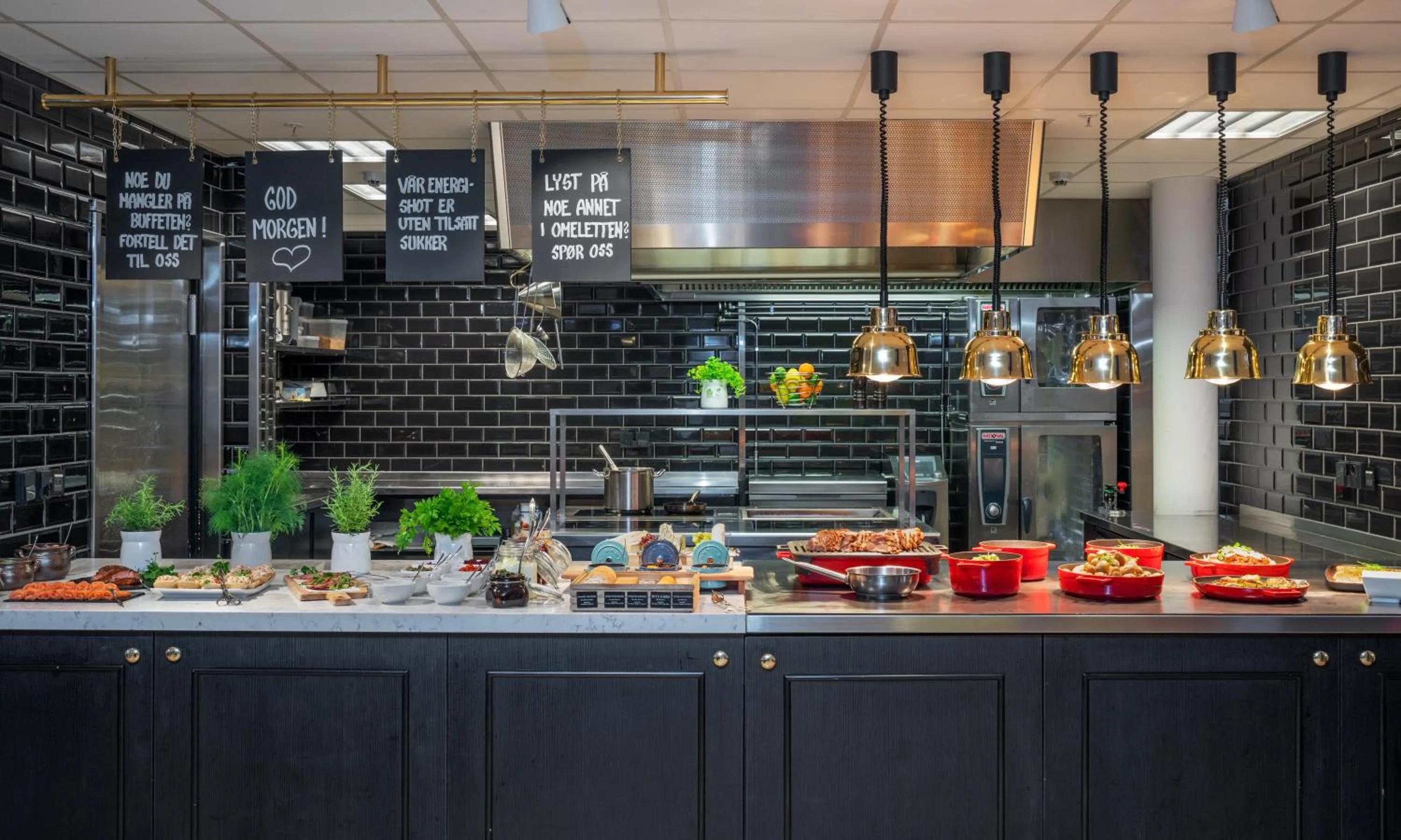 Buffet breakfast in Thon Hotel Ski