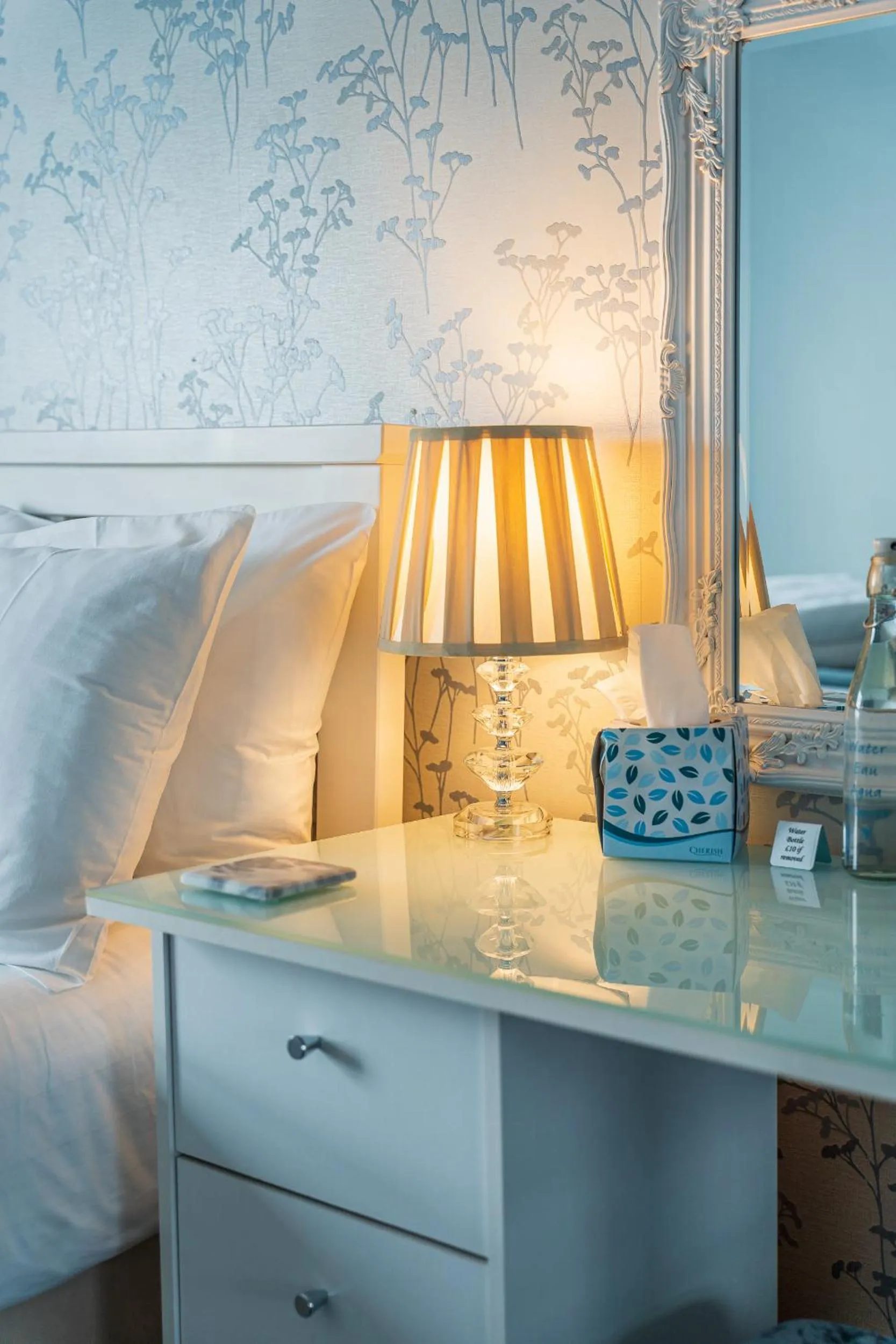 Bedroom, Bed in Rooms at The Highcliffe