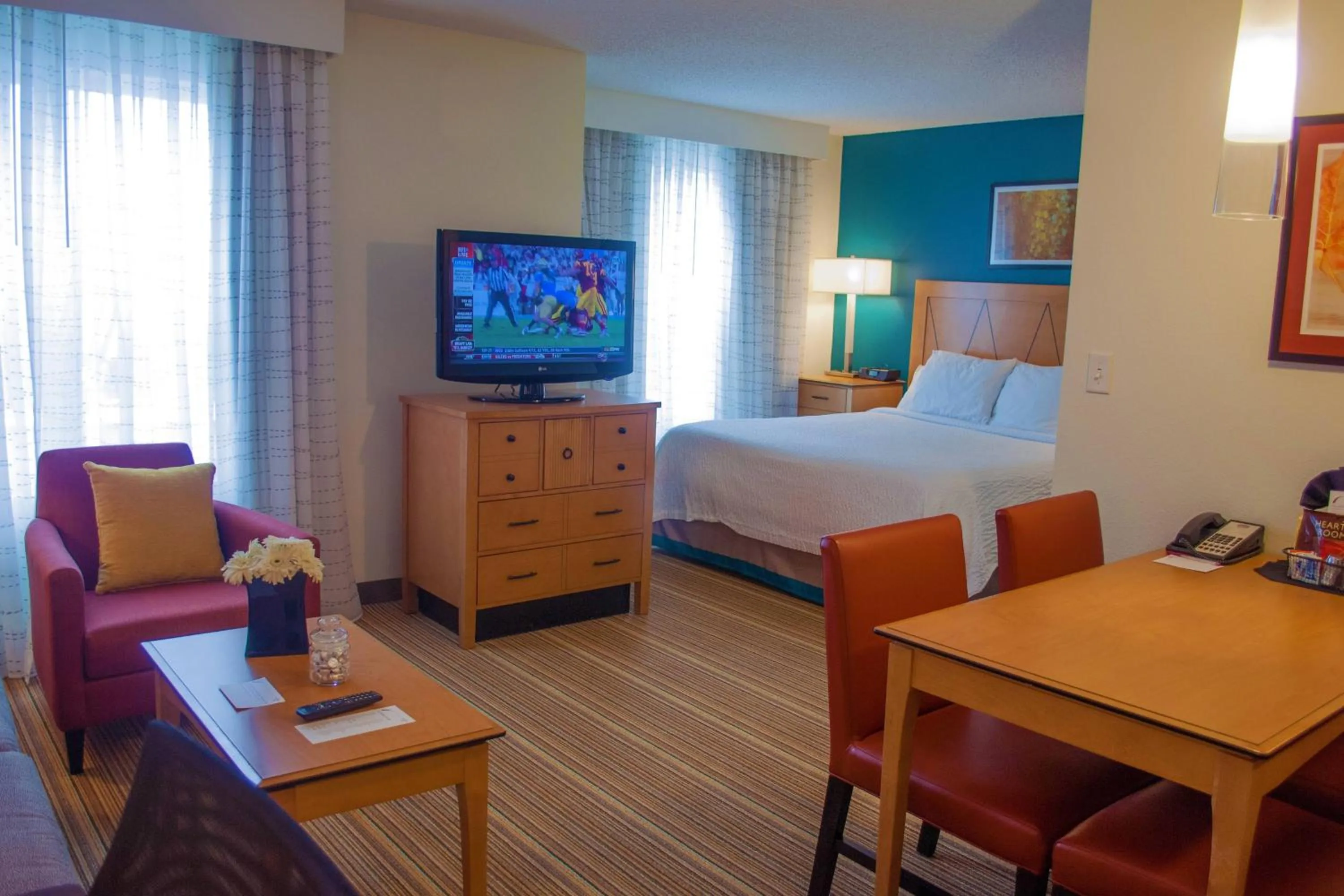 Photo of the whole room, Bed in Residence Inn by Marriott Harrisburg Carlisle