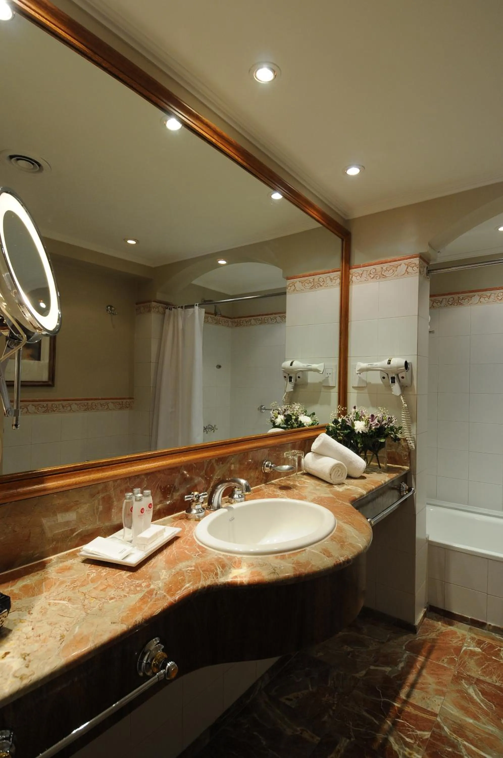 Bathroom in Windsor Hotel