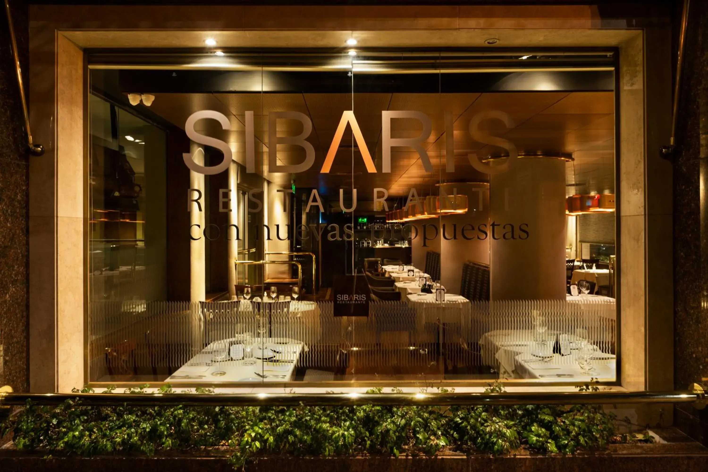 Restaurant/places to eat in Windsor Hotel Restaurant/places to eat in Windsor Hotel