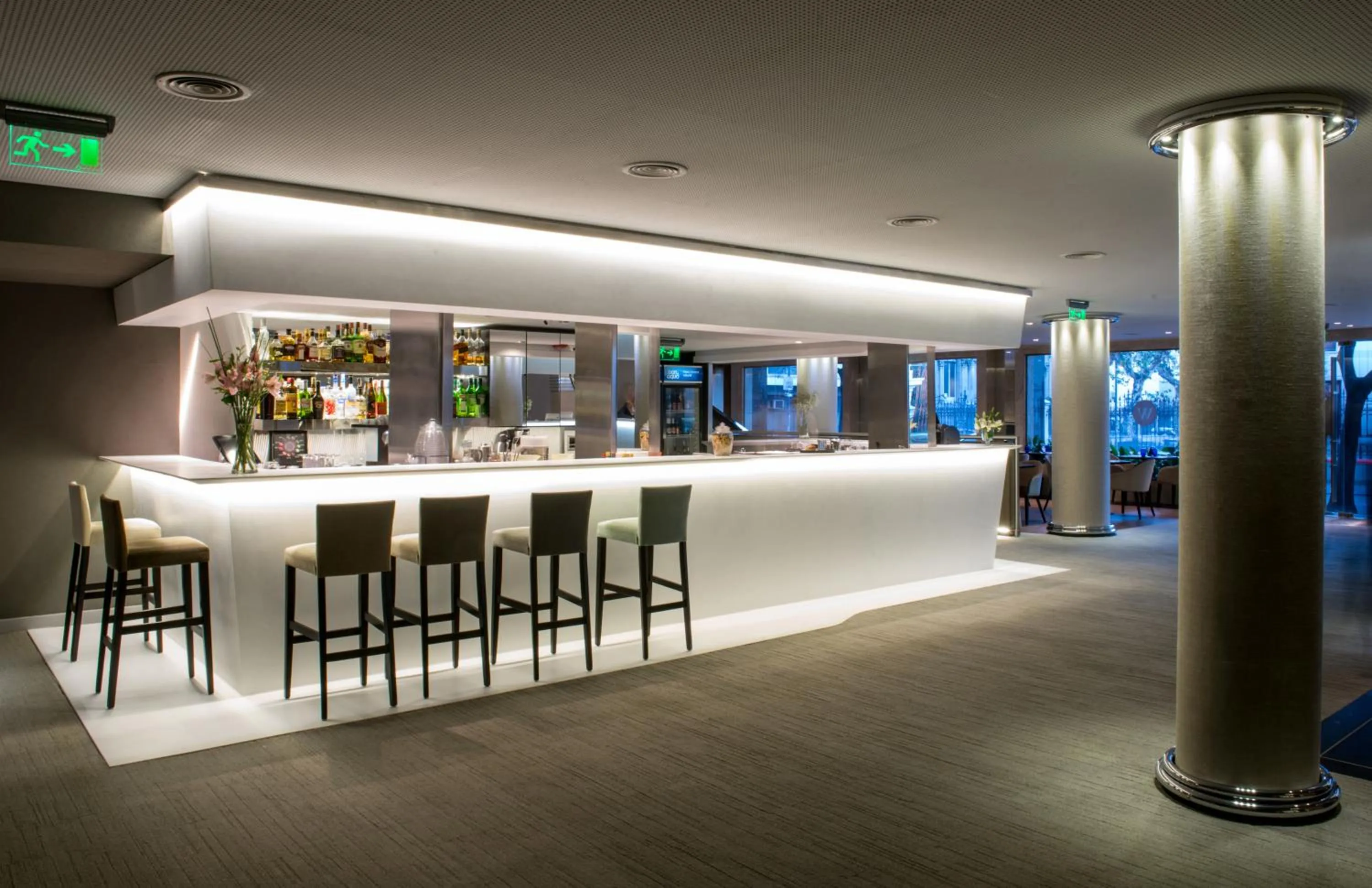 Lounge or bar in Windsor Hotel