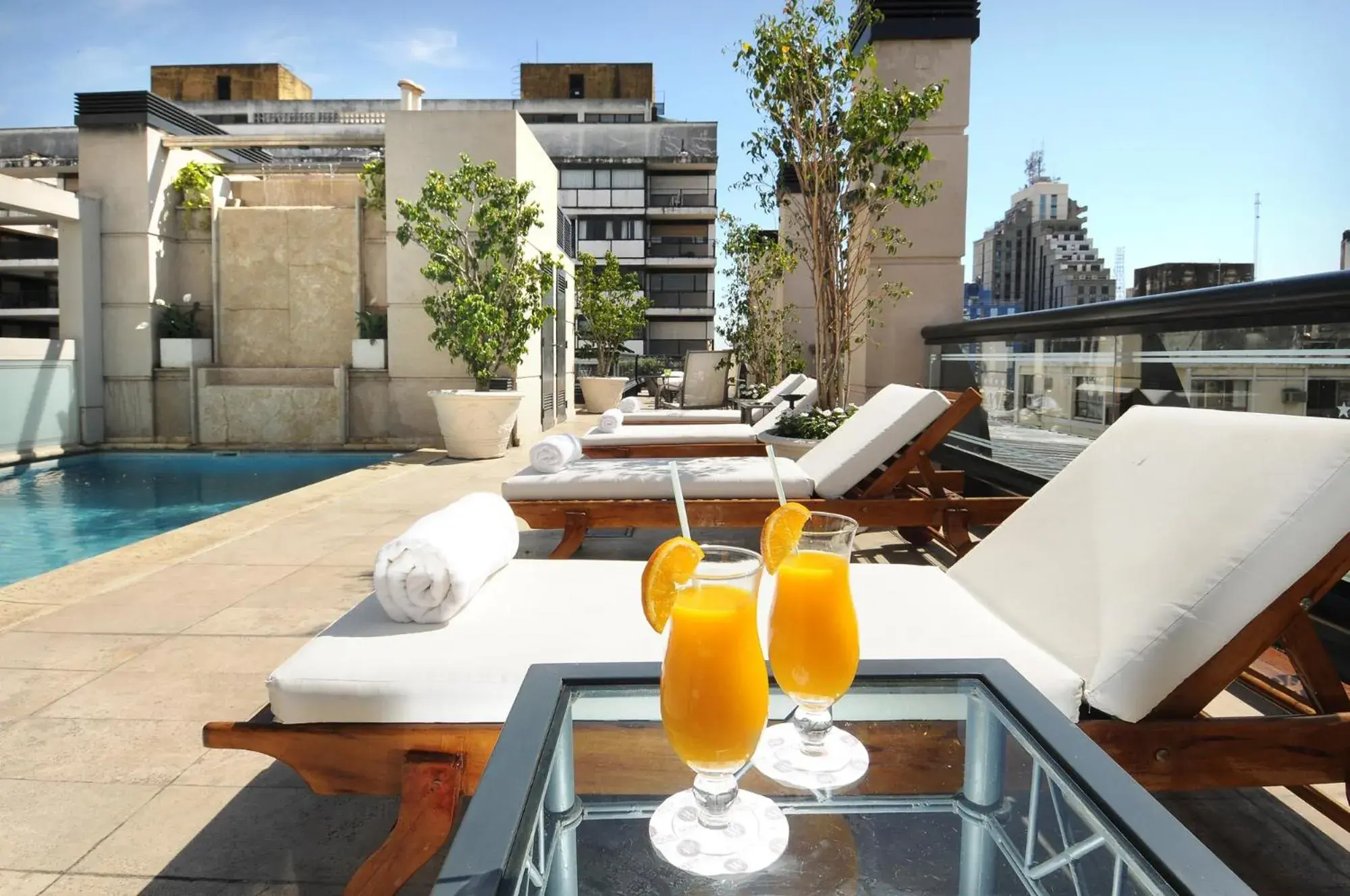 Swimming pool in Windsor Hotel Swimming pool in Windsor Hotel