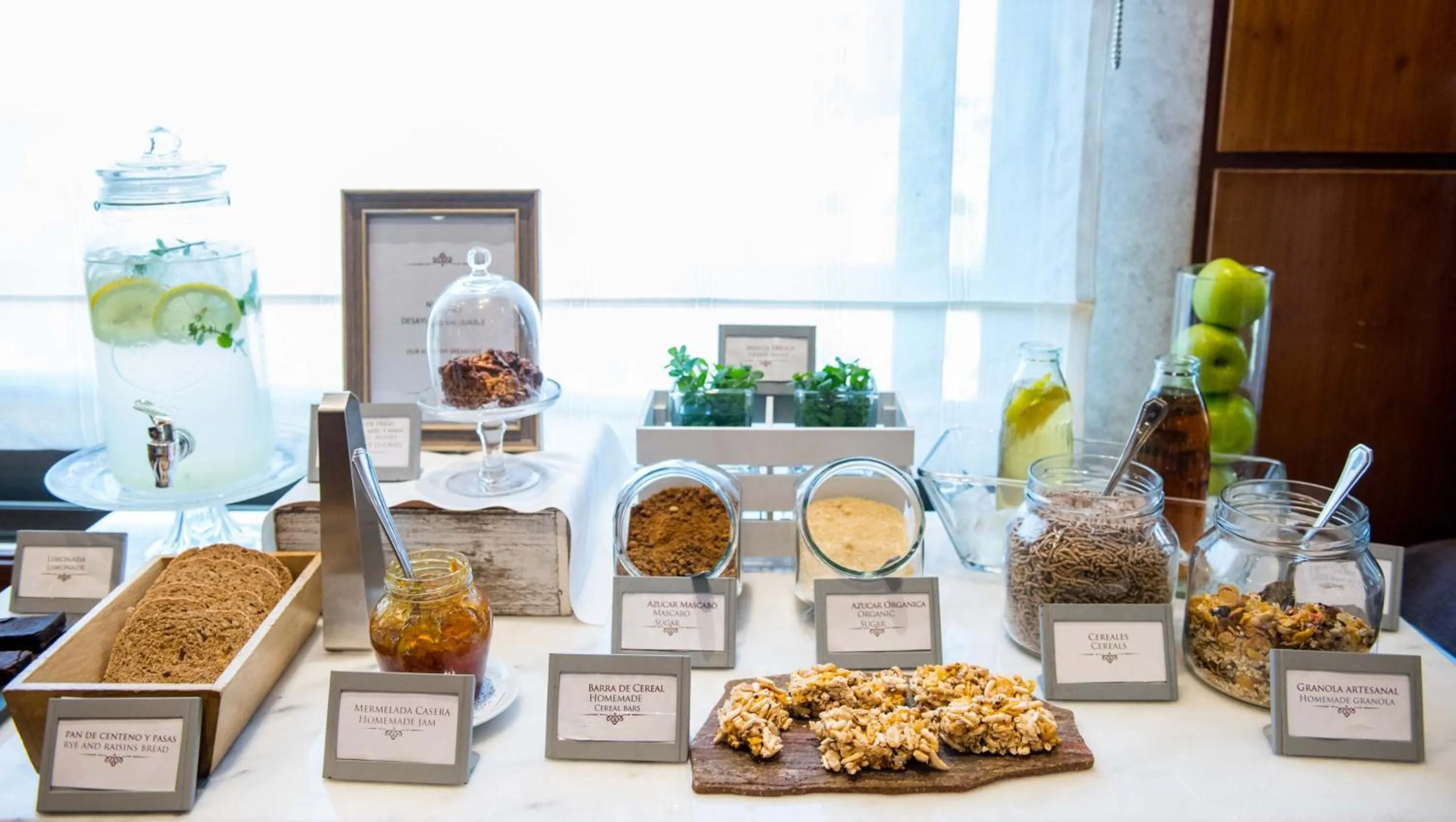 Buffet breakfast in Windsor Hotel