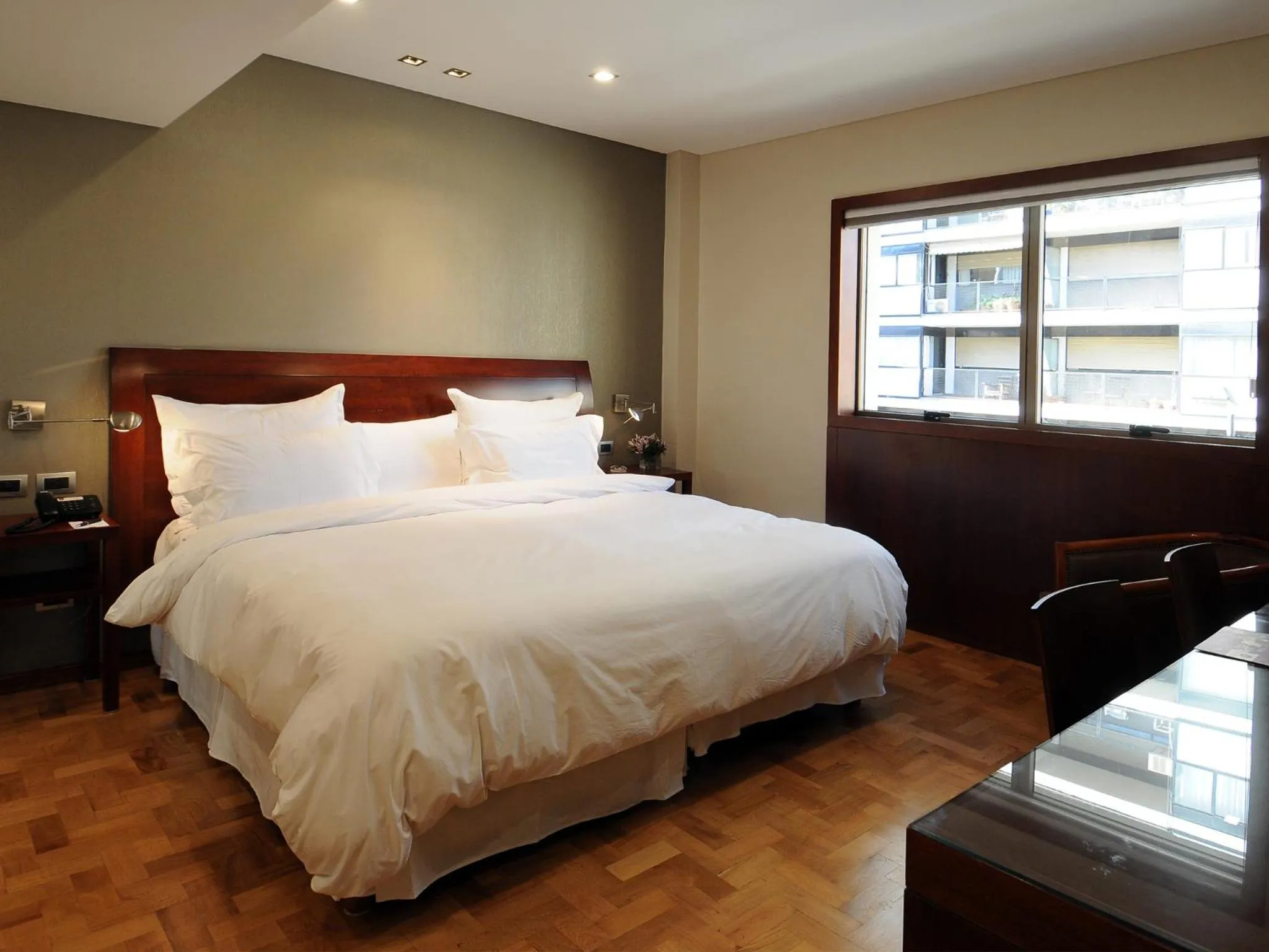 Photo of the whole room, Bed in Windsor Hotel