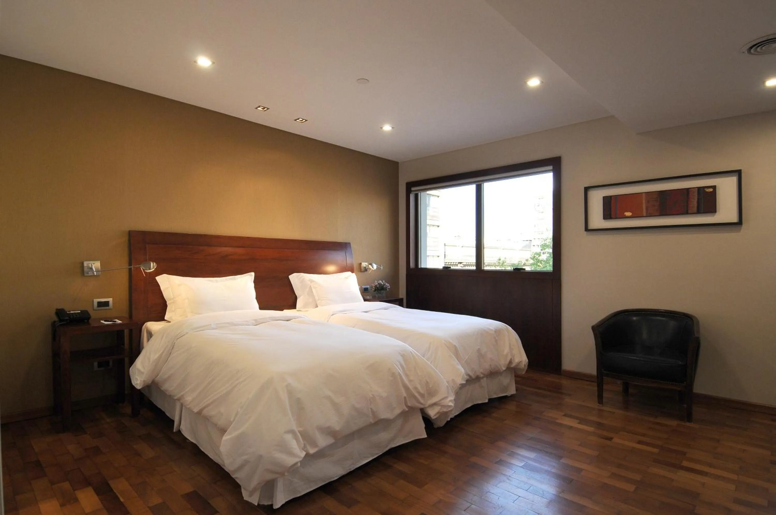 Bedroom, Bed in Windsor Hotel