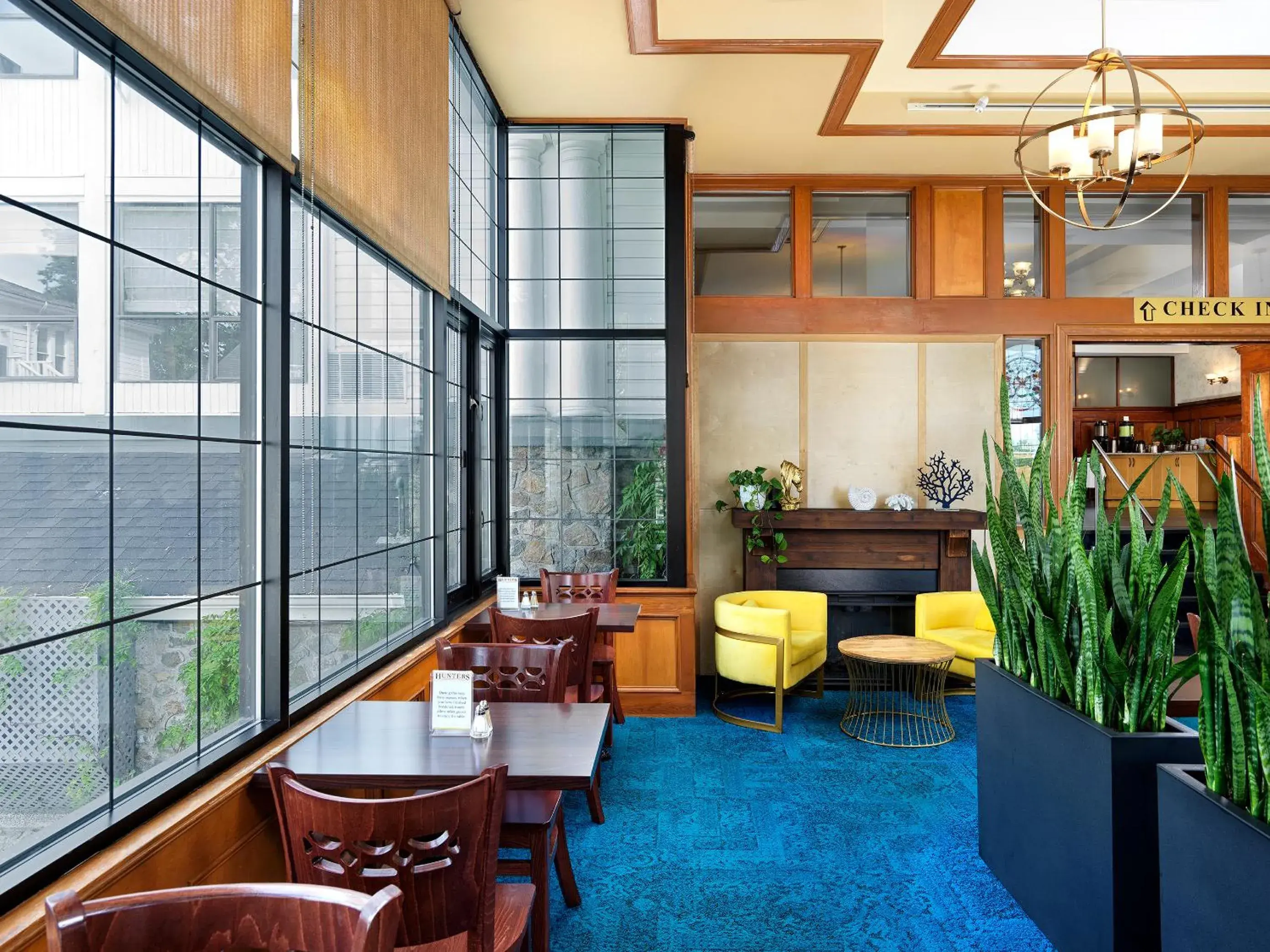 Buffet breakfast in Huntingdon Hotel and Suites Buffet breakfast in Huntingdon Hotel and Suites