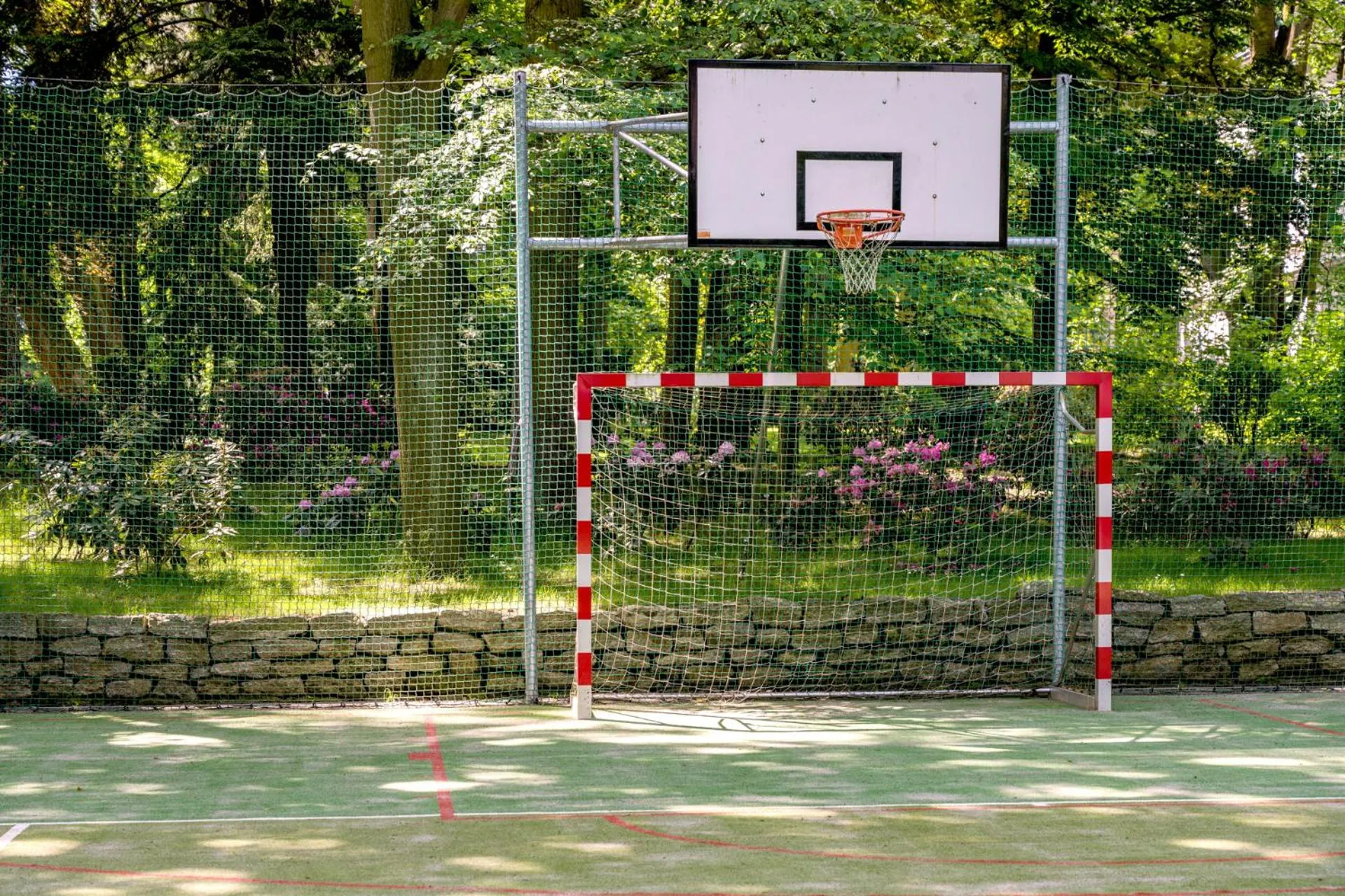 Tennis court in Zámek Ratměřice - Hotel & Resort