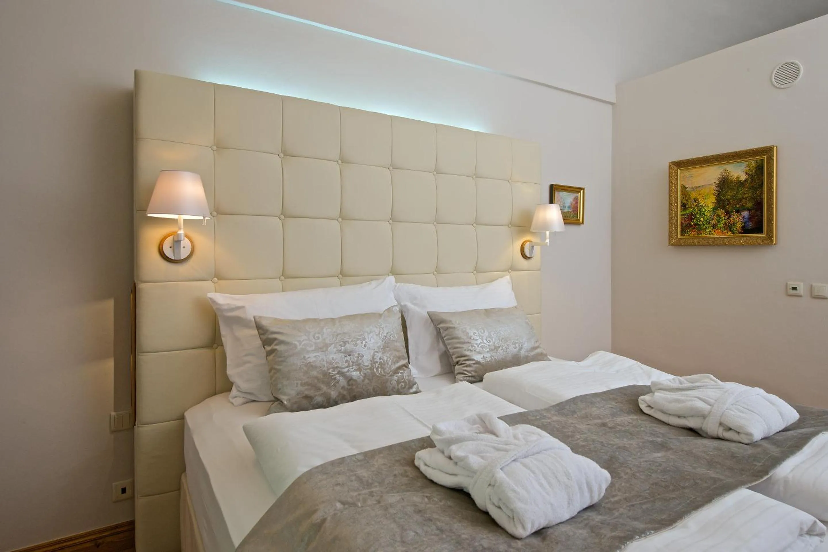 Bed in Zámek Ratměřice - Hotel & Resort