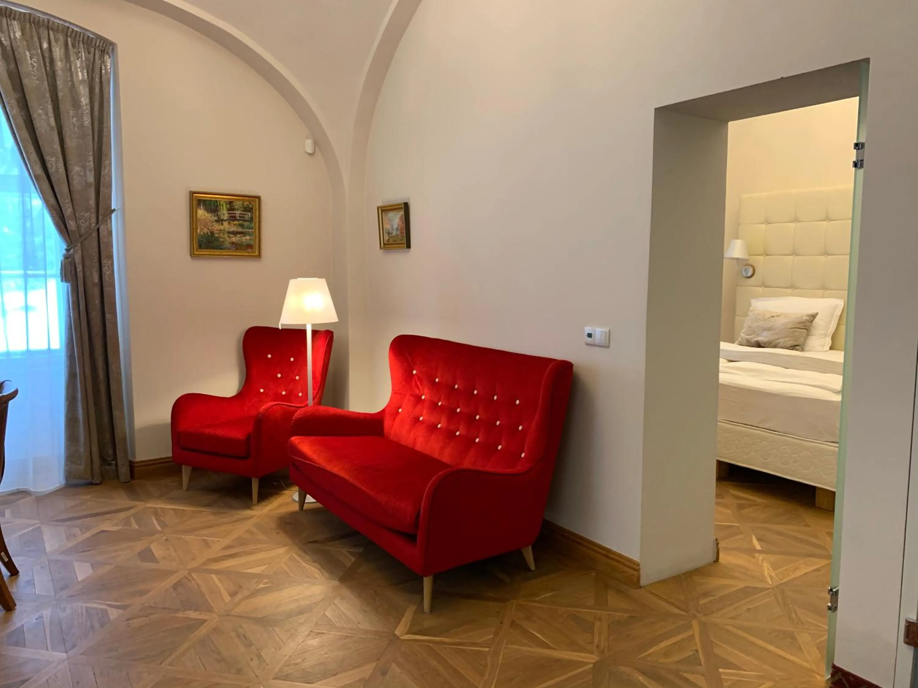 Living room, Bed in Zámek Ratměřice - Hotel & Resort