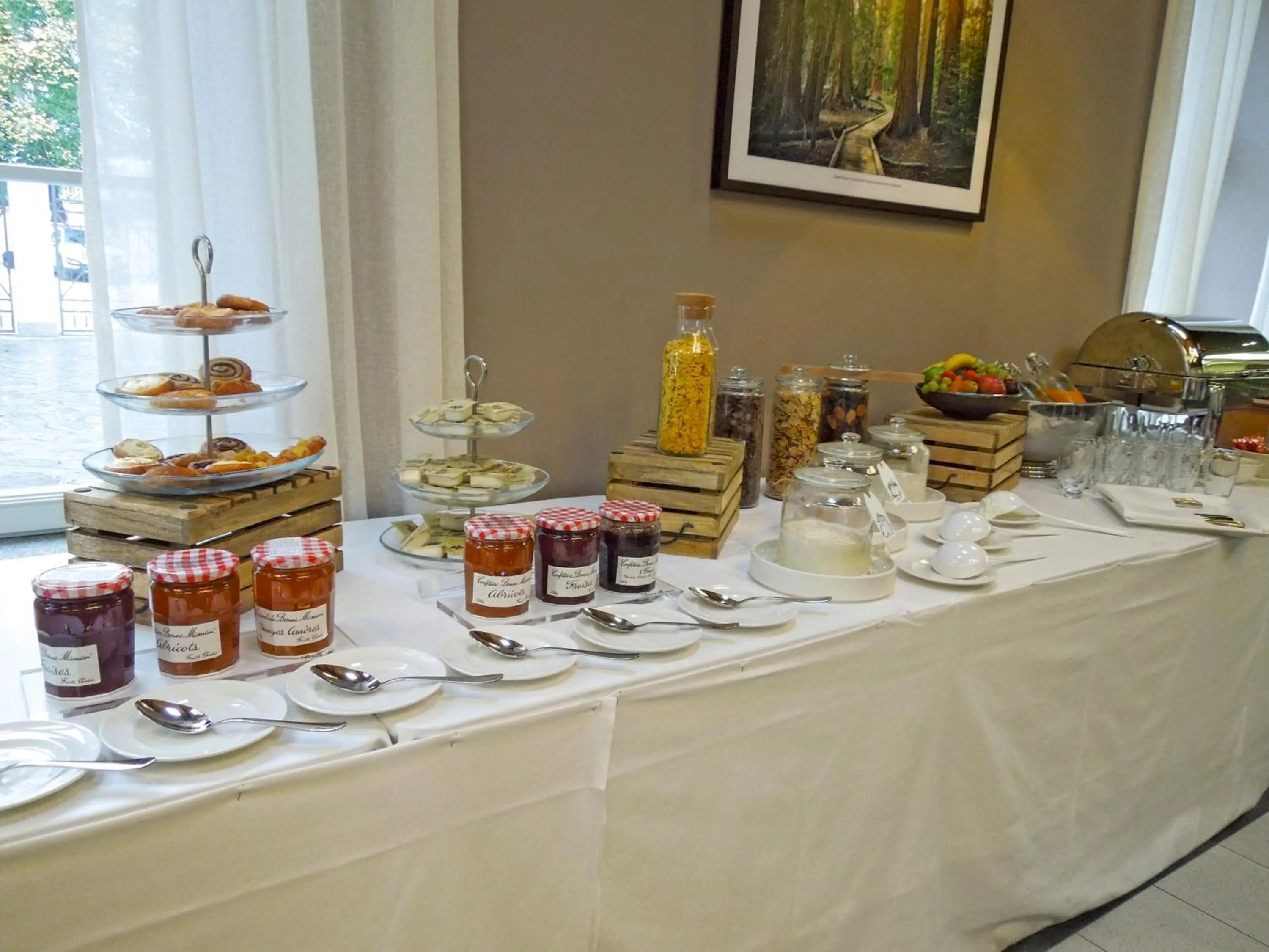 Buffet breakfast in Zámek Ratměřice - Hotel & Resort