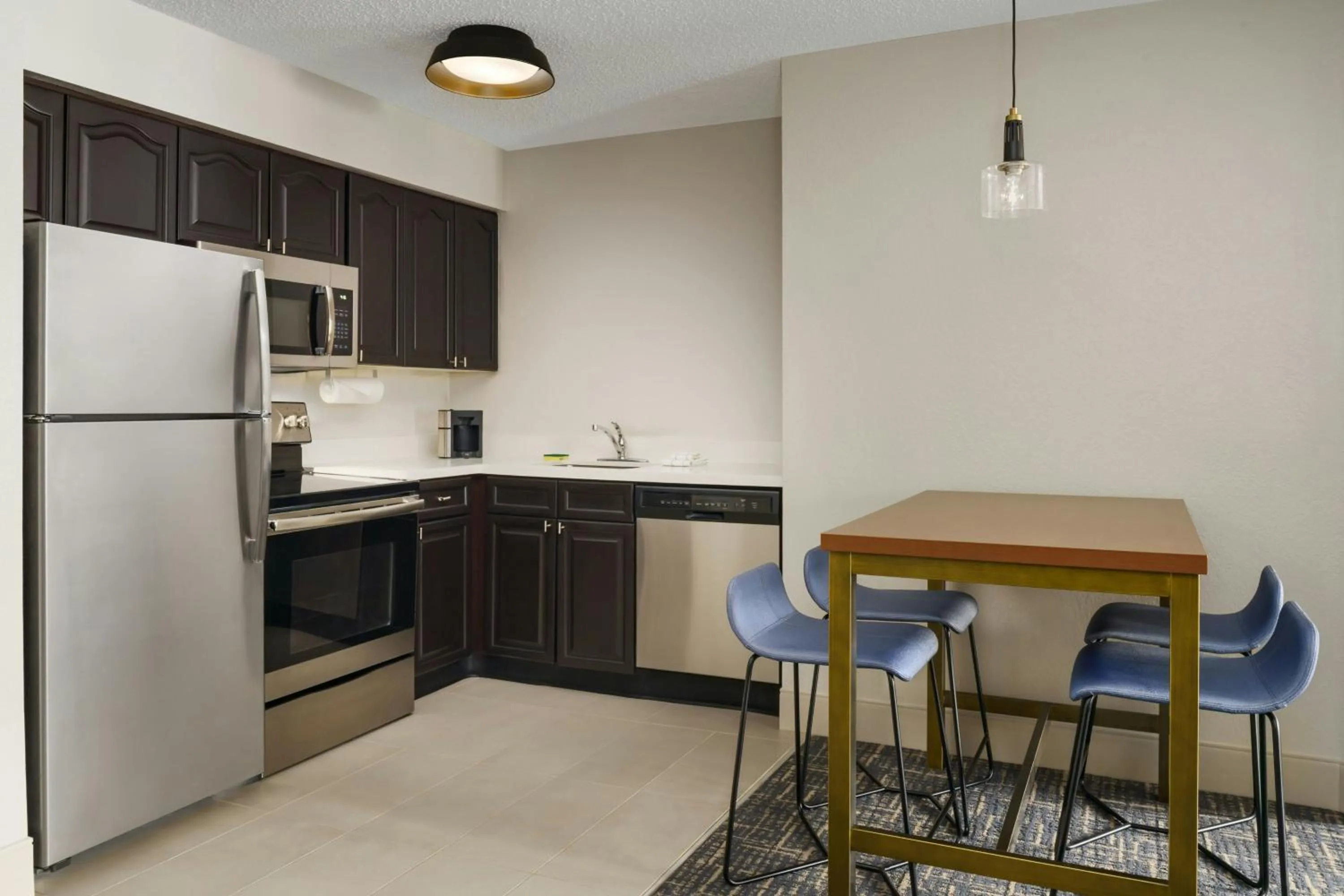 Kitchen or kitchenette in Residence Inn Orlando Lake Buena Vista