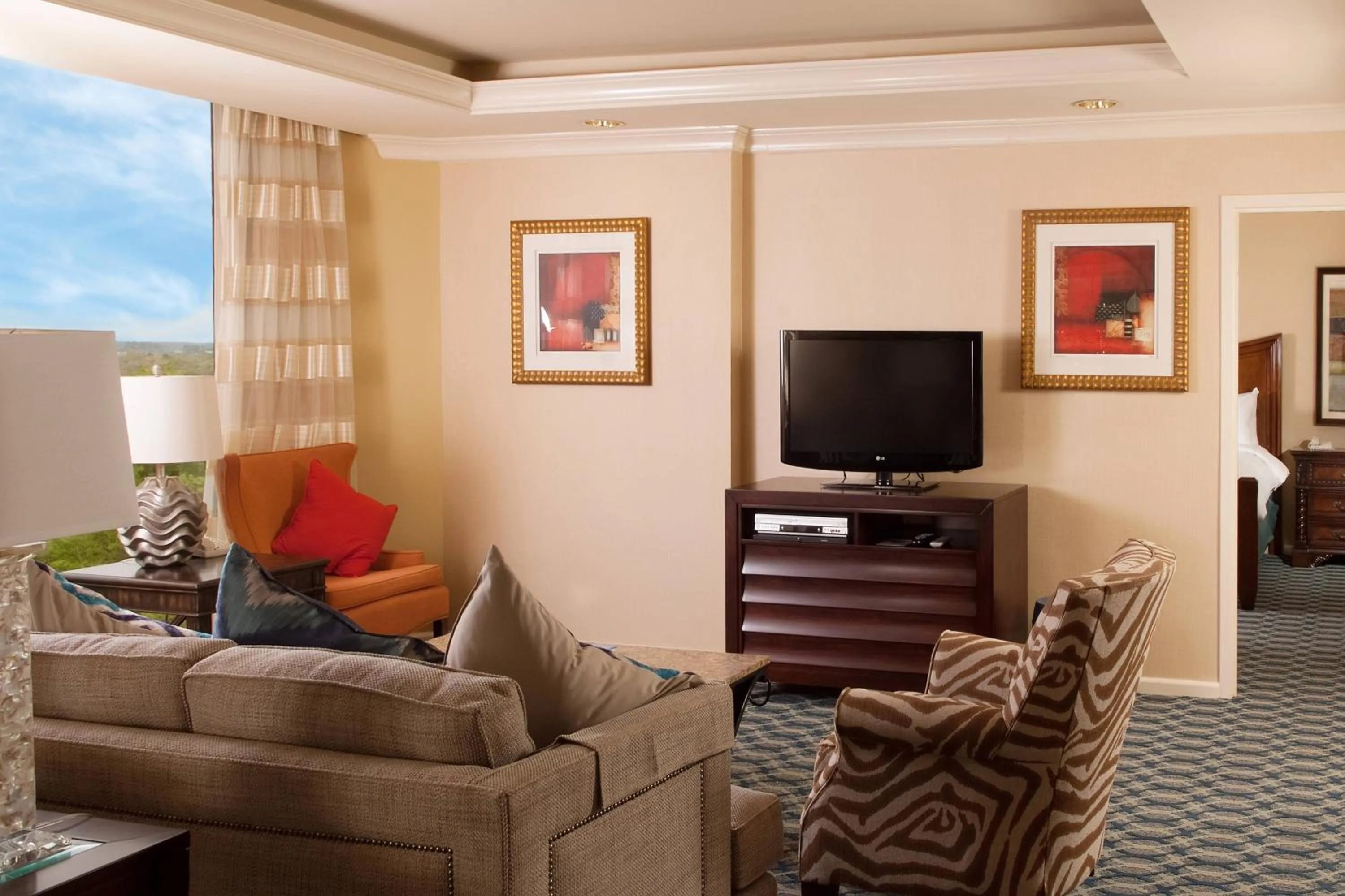 Photo of the whole room in Greenville Marriott