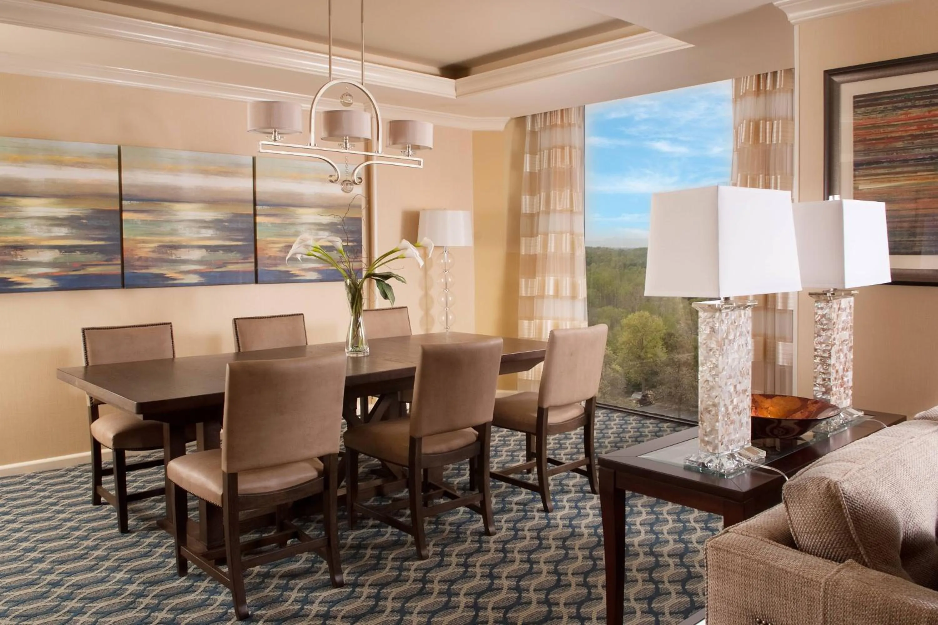 Photo of the whole room in Greenville Marriott