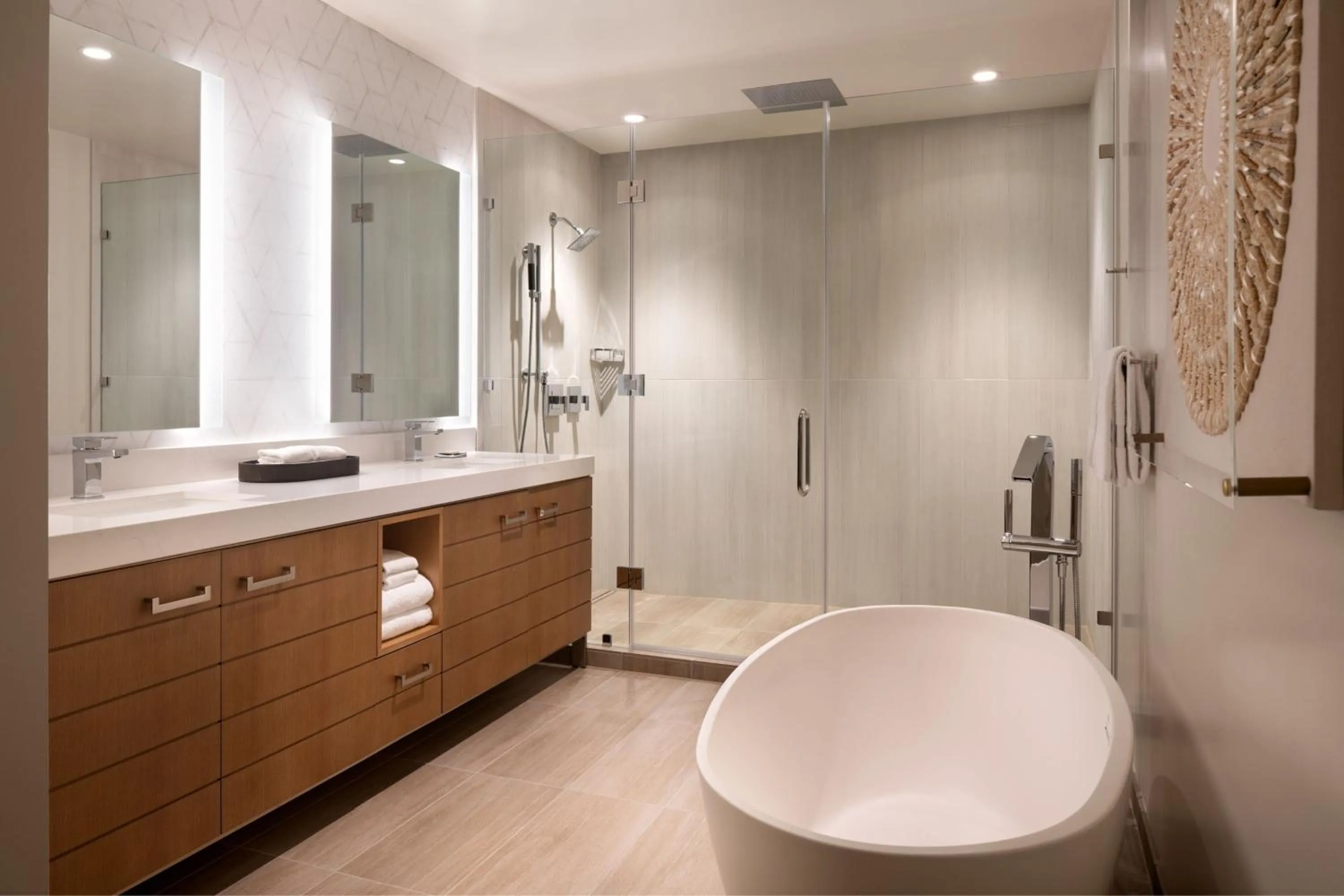 Bathroom in Waikiki Beach Marriott Resort & Spa