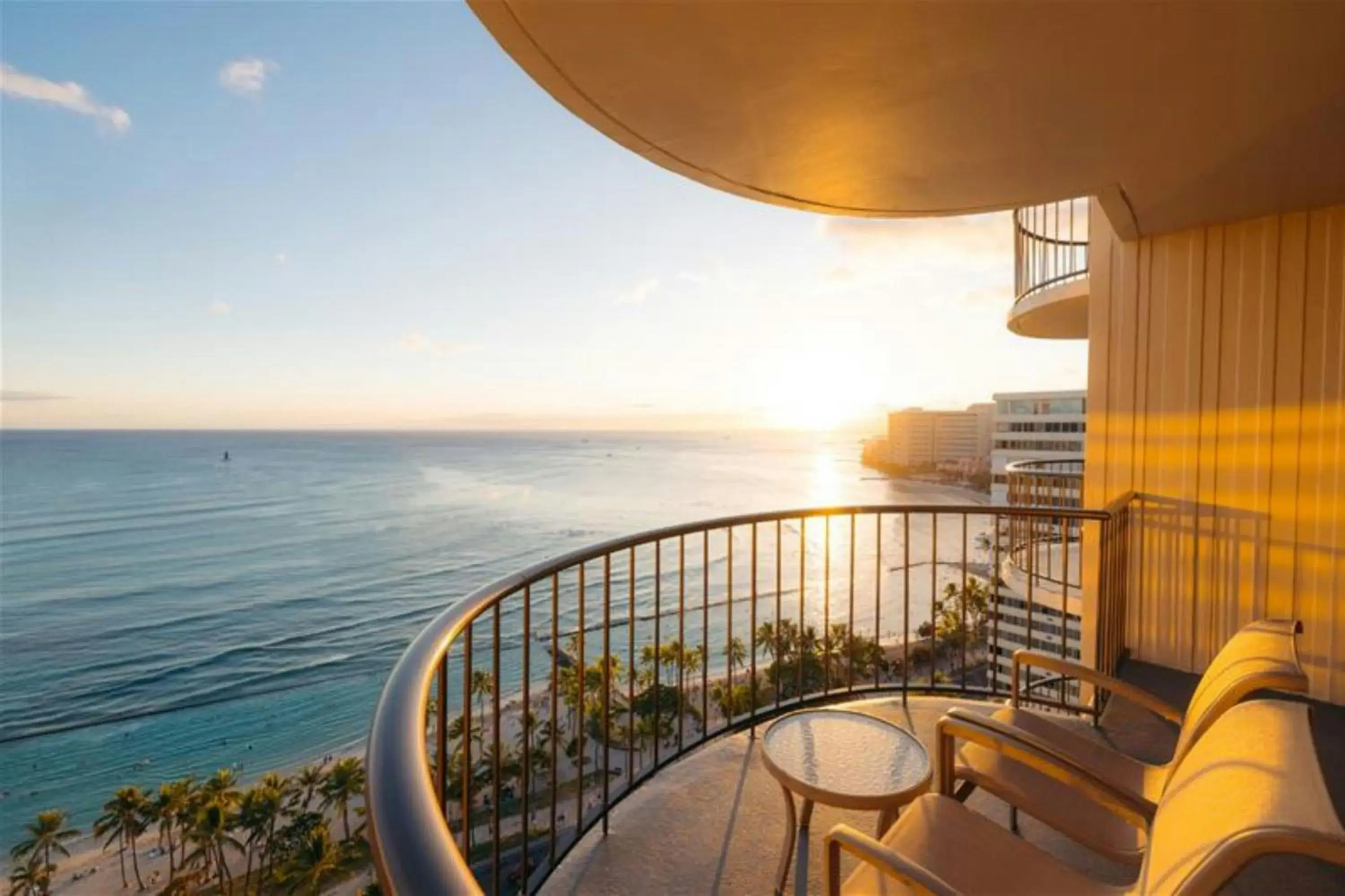 Junior Suite - Oceanfront in Waikiki Beach Marriott Resort & Spa Junior Suite - Oceanfront in Waikiki Beach Marriott Resort & Spa