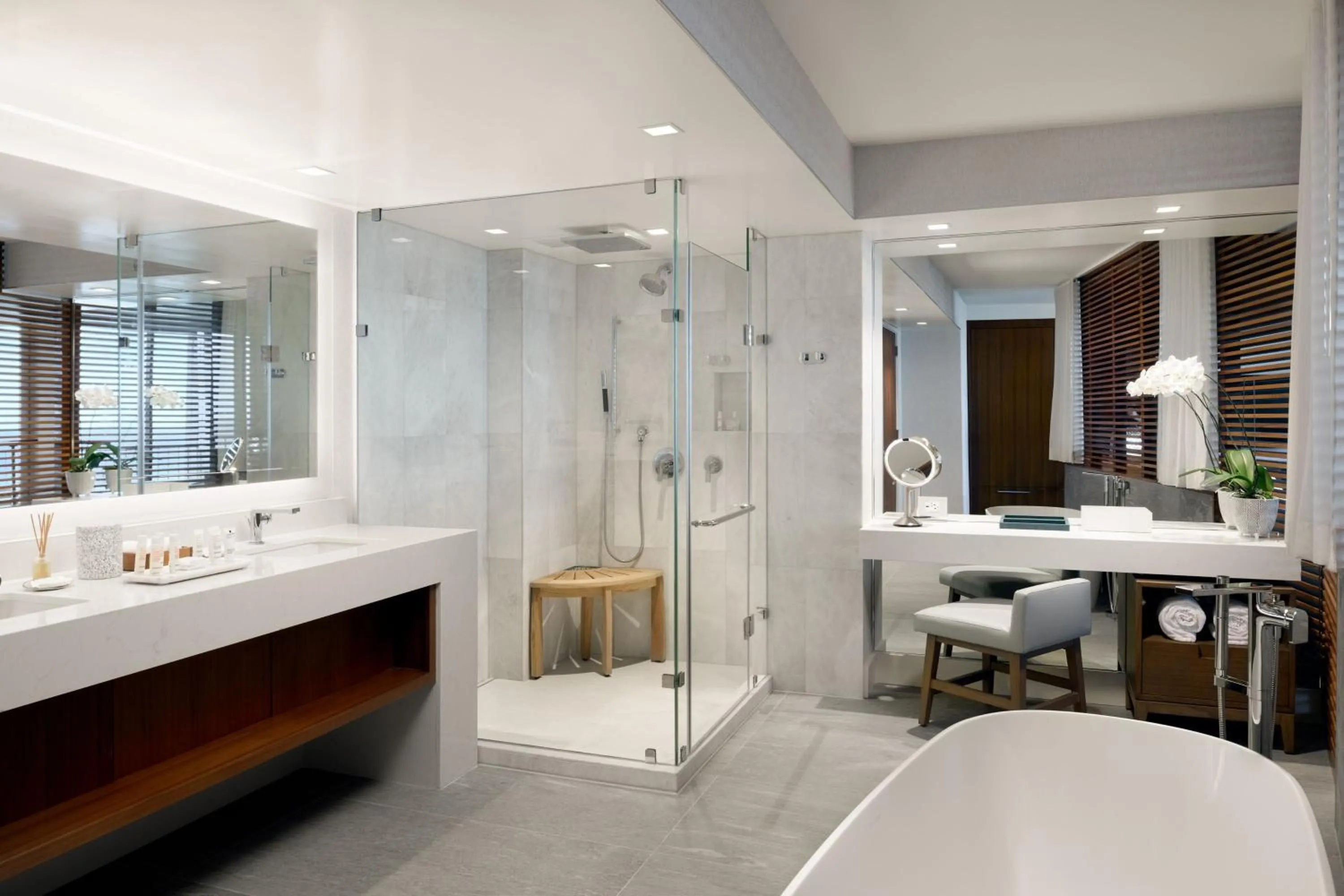 Bathroom in Waikiki Beach Marriott Resort & Spa