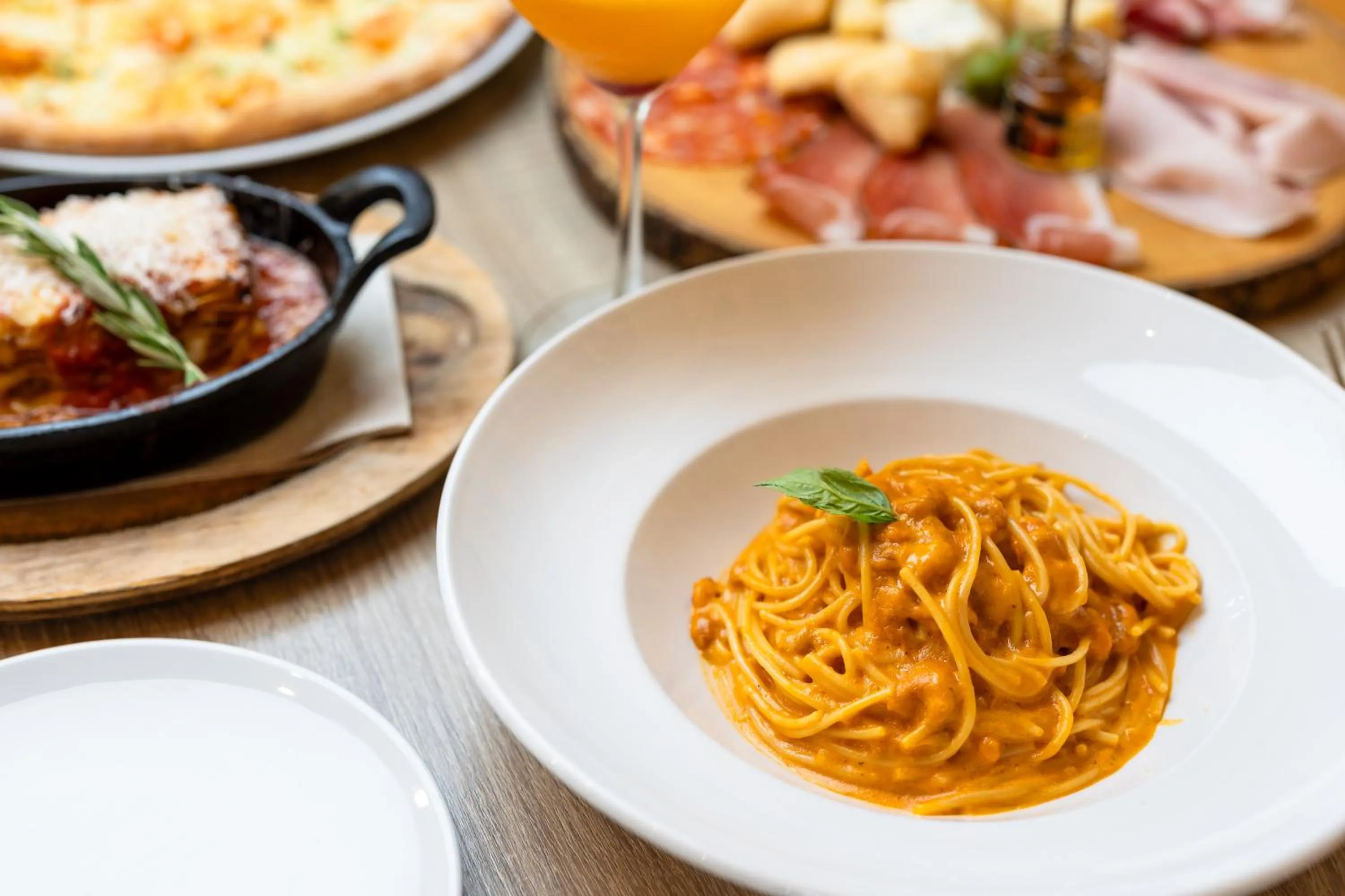 Restaurant/places to eat in Waikiki Beach Marriott Resort & Spa