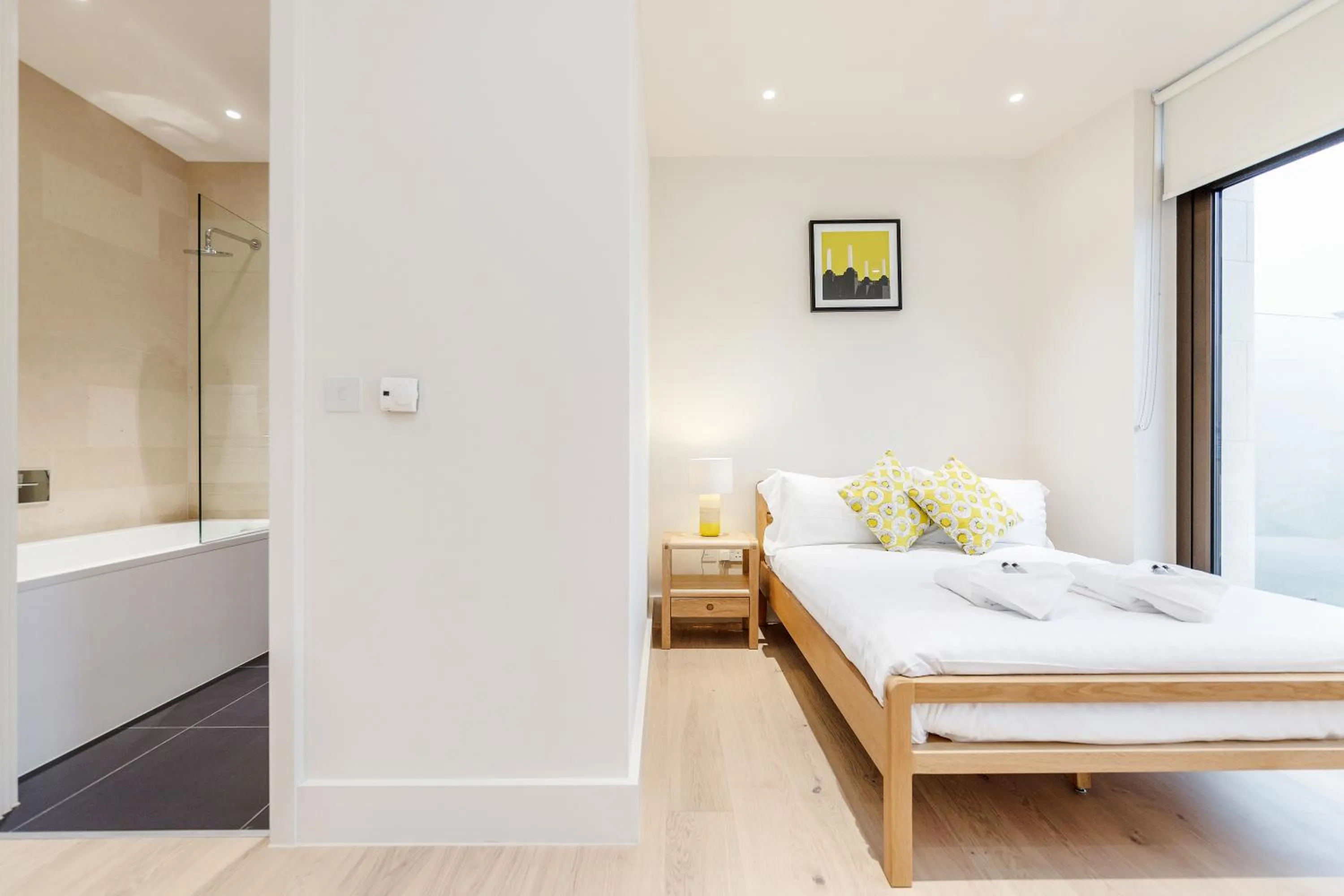 Bed in StayLux Waterloo