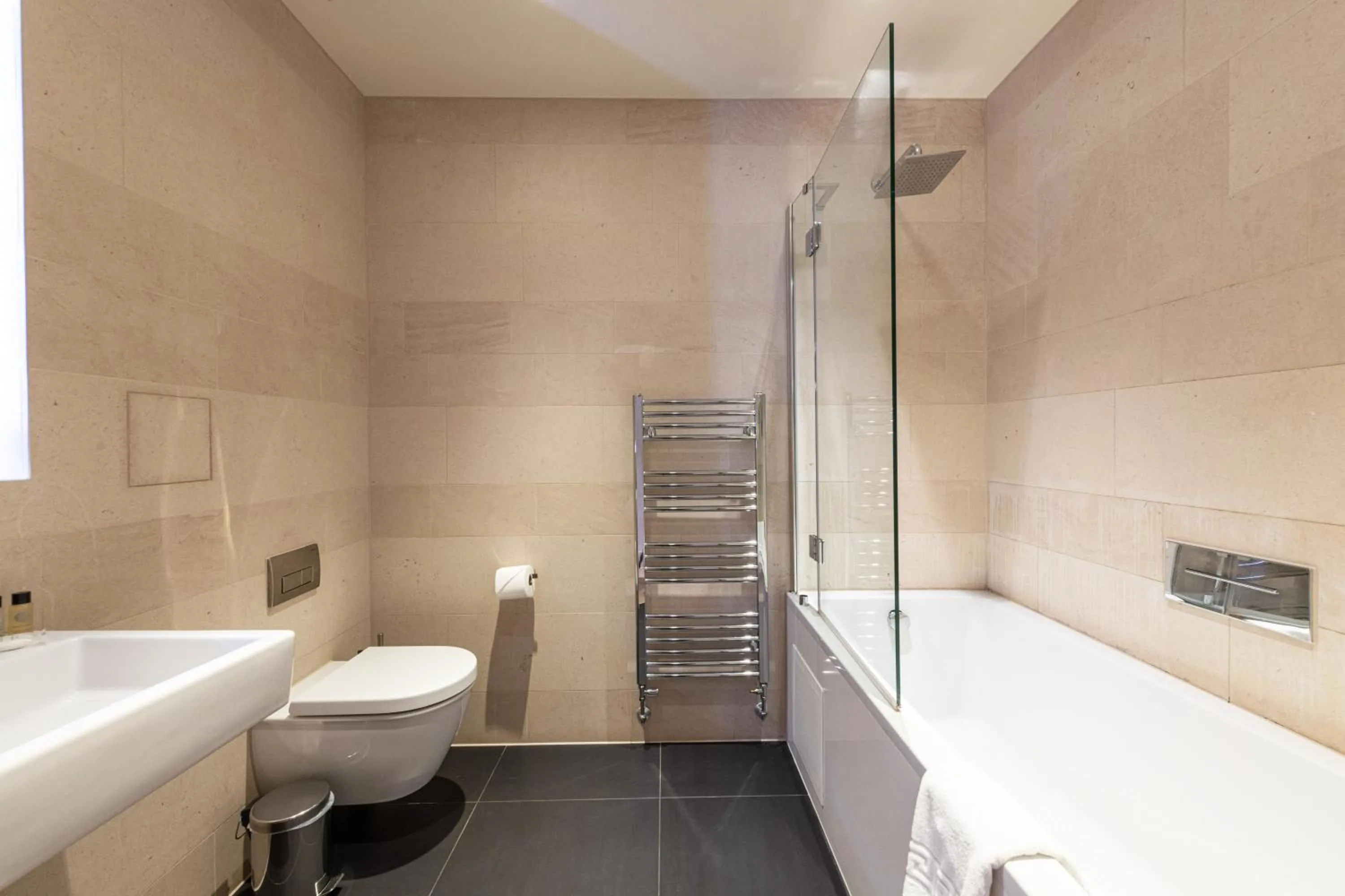 Toilet in StayLux Waterloo