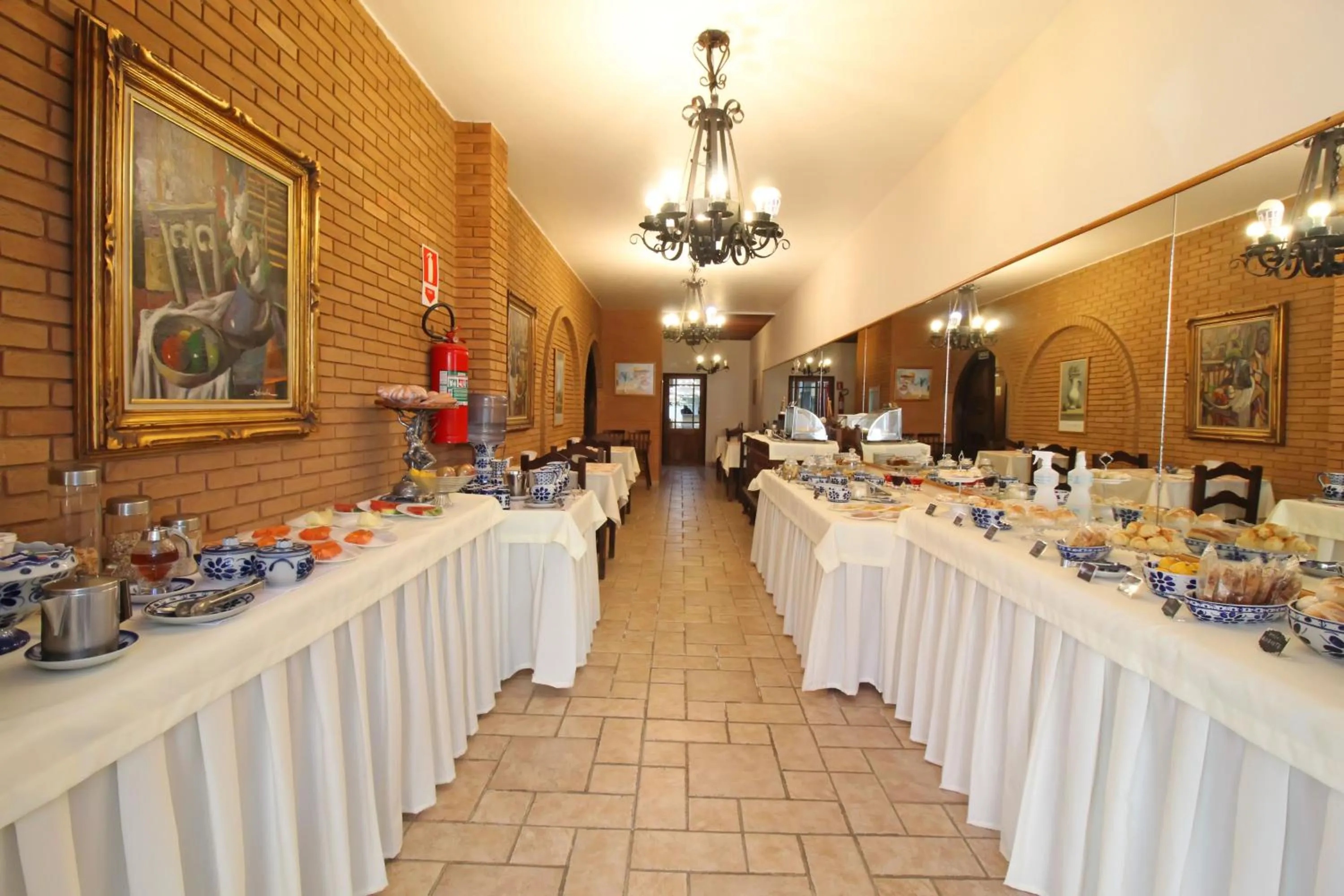 Food and drinks in Pousada Villa Capivary Campos do Jordão