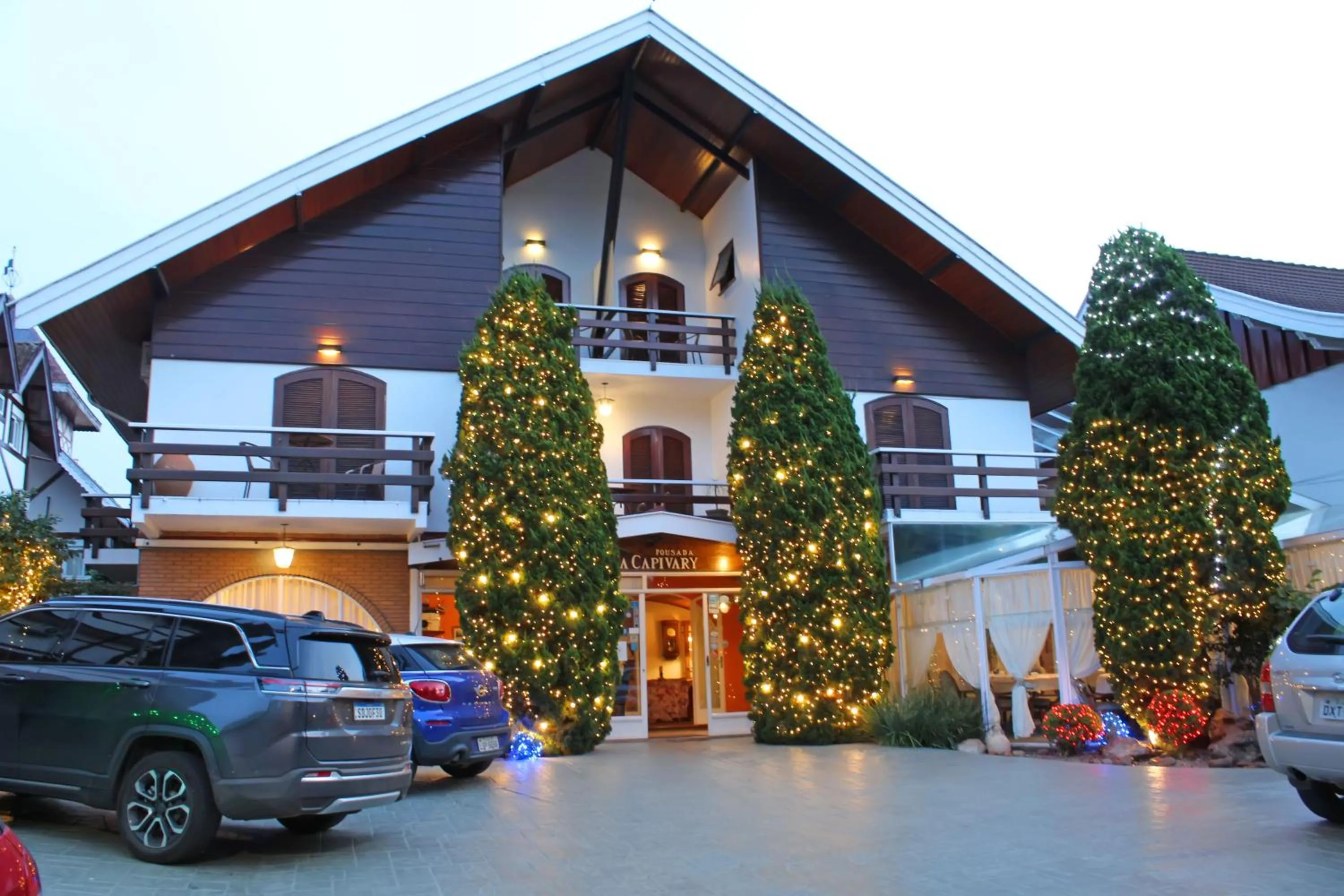 Facade/entrance in Pousada Villa Capivary Campos do Jordão