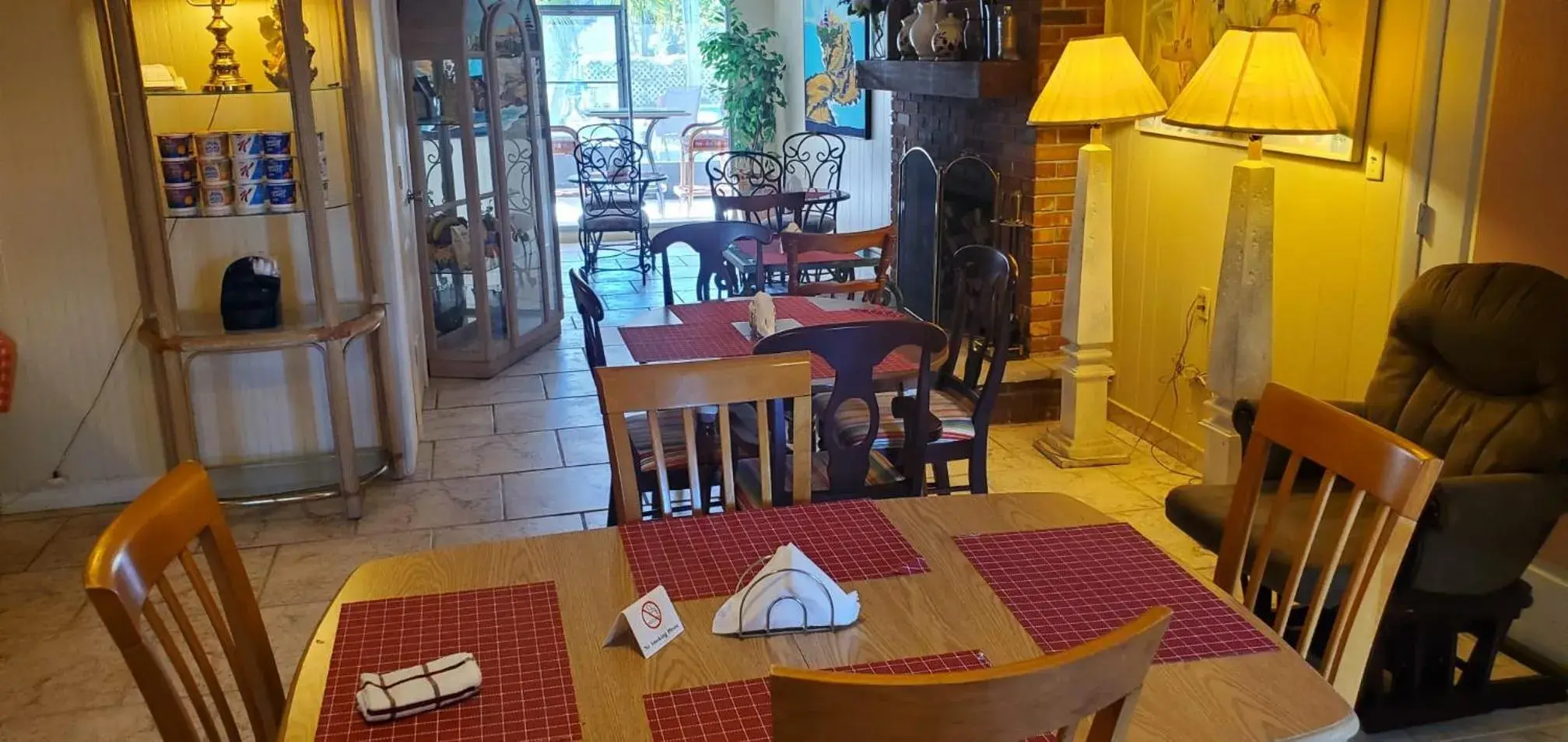 Breakfast in Conty's Motel Breakfast in Conty's Motel