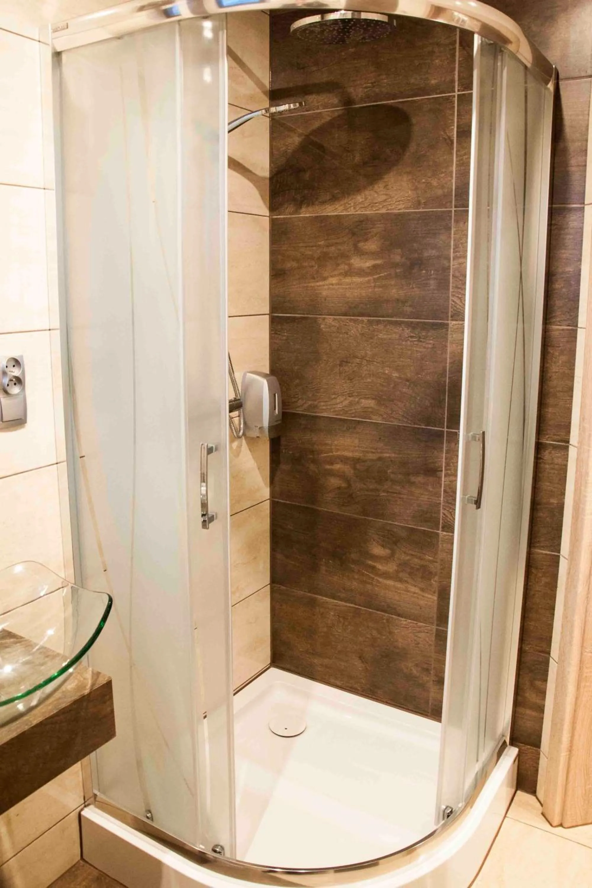 Shower in Motel Podmiejski
