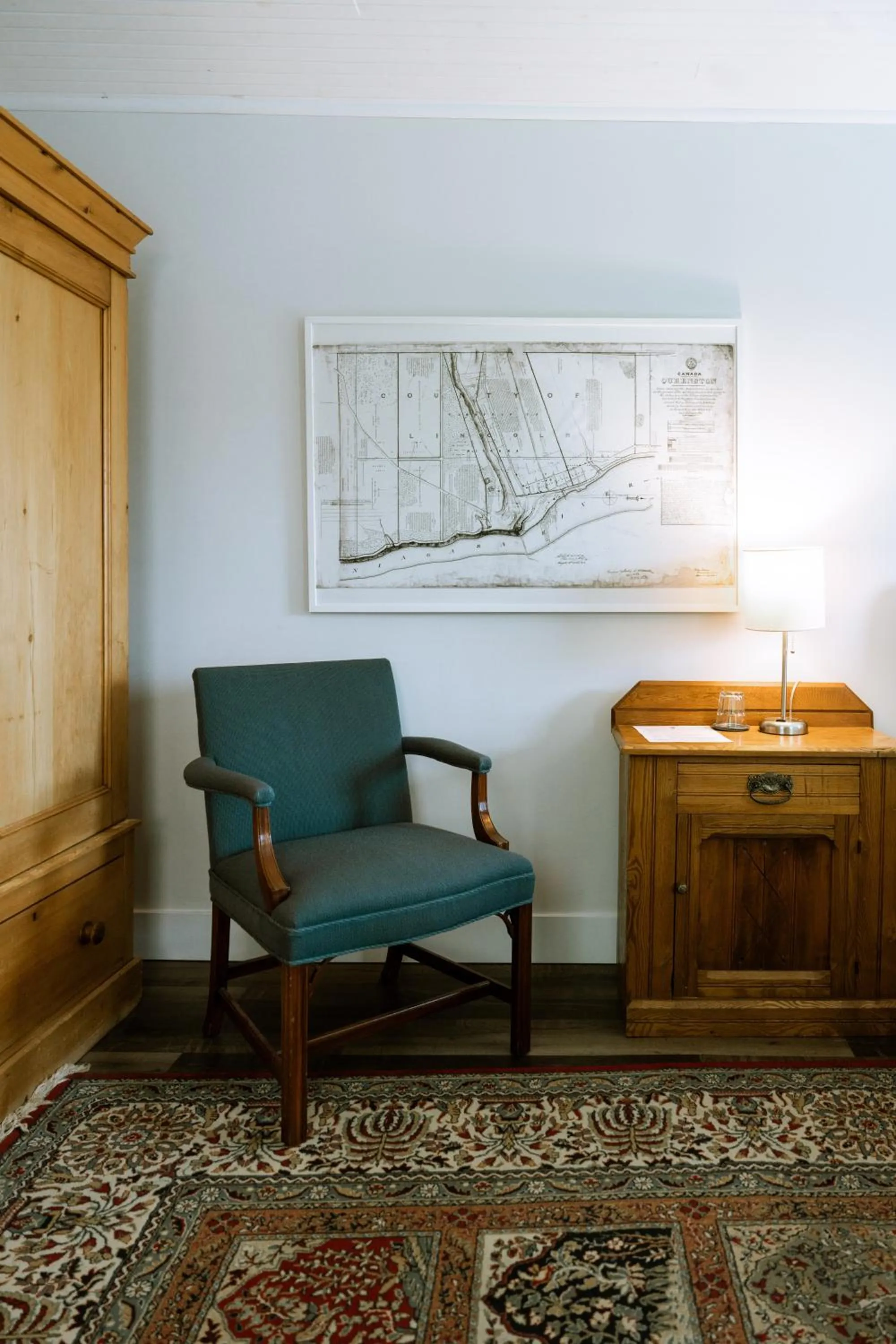 Seating area in South Landing Inn