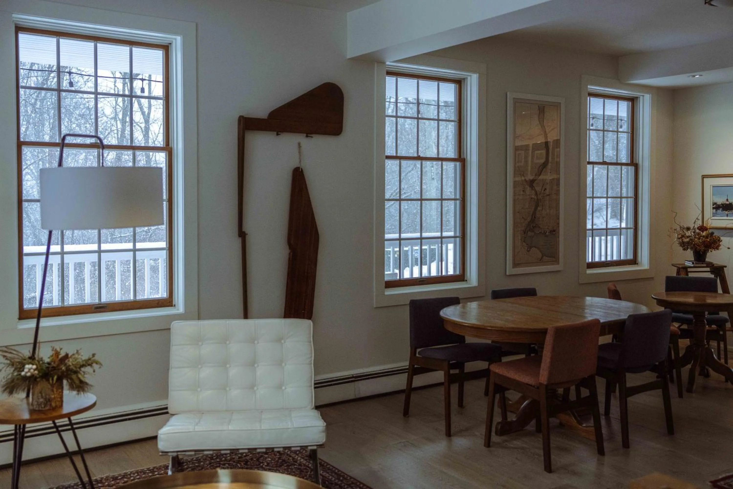 Seating area in South Landing Inn