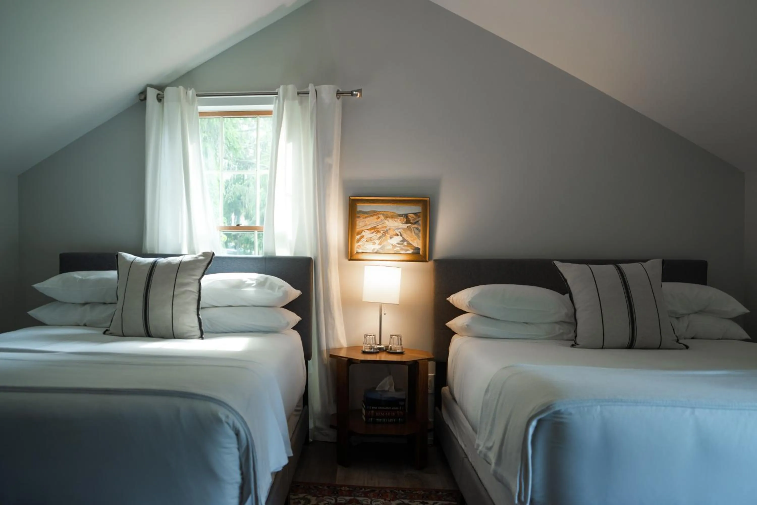 Bed in South Landing Inn