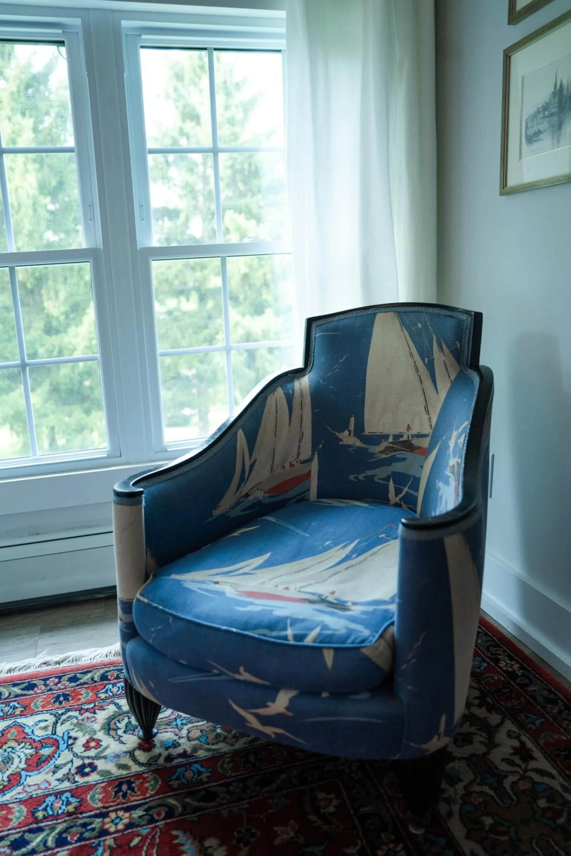 Seating area in South Landing Inn
