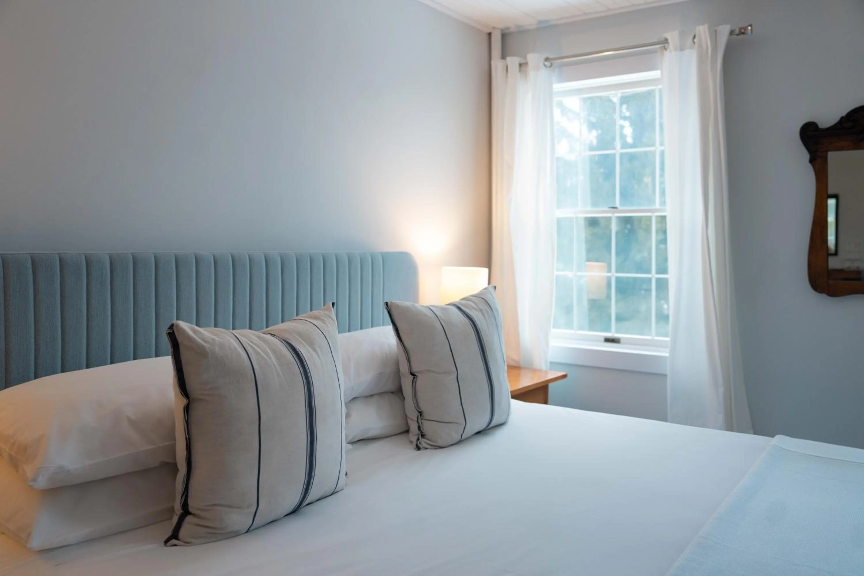 Bed in South Landing Inn