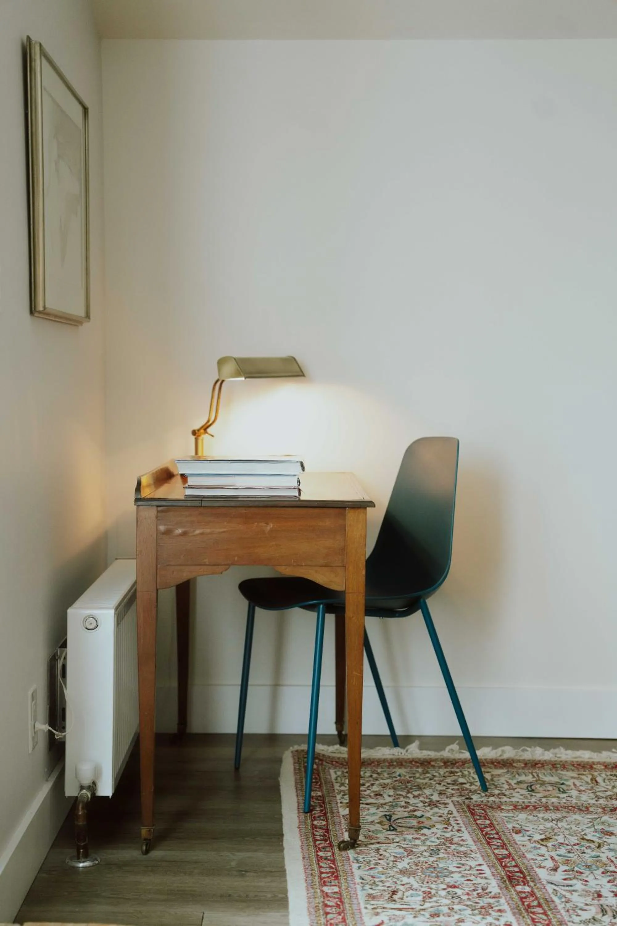 Seating area in South Landing Inn