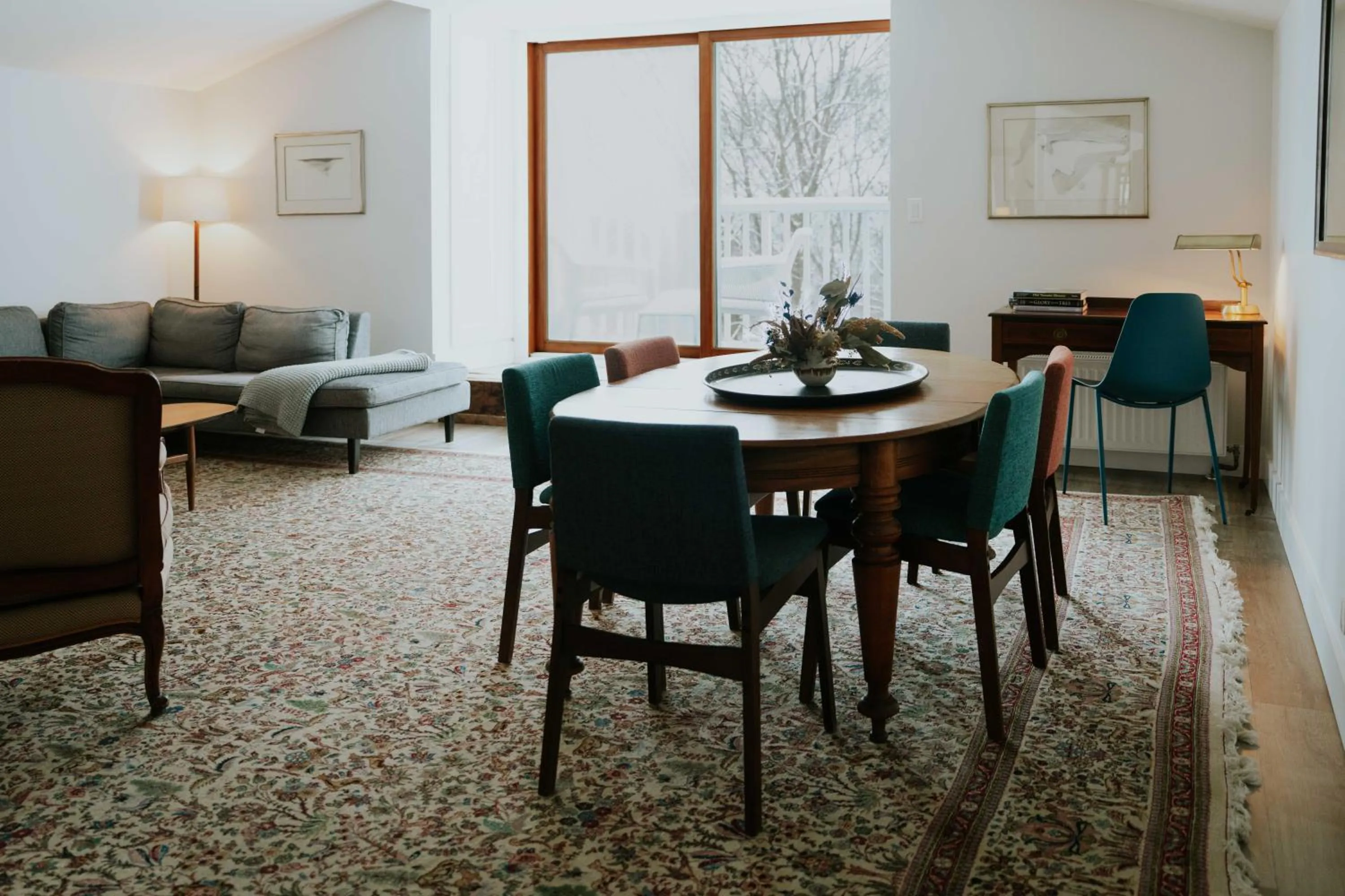 Living room in South Landing Inn