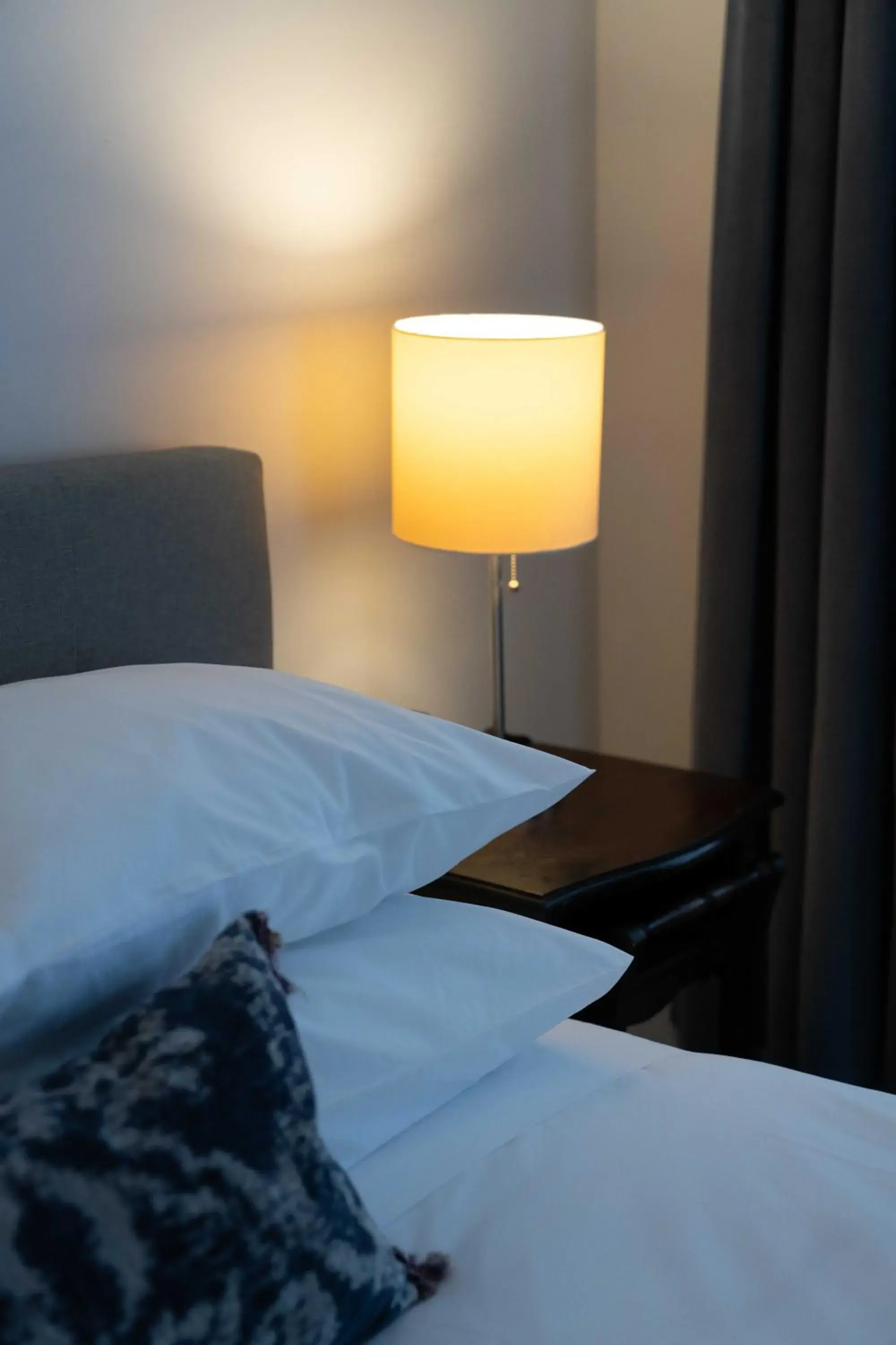 Historic Inn Deluxe Queen Room Niagara-on-the-Lake in South Landing Inn Historic Inn Deluxe Queen Room Niagara-on-the-Lake in South Landing Inn