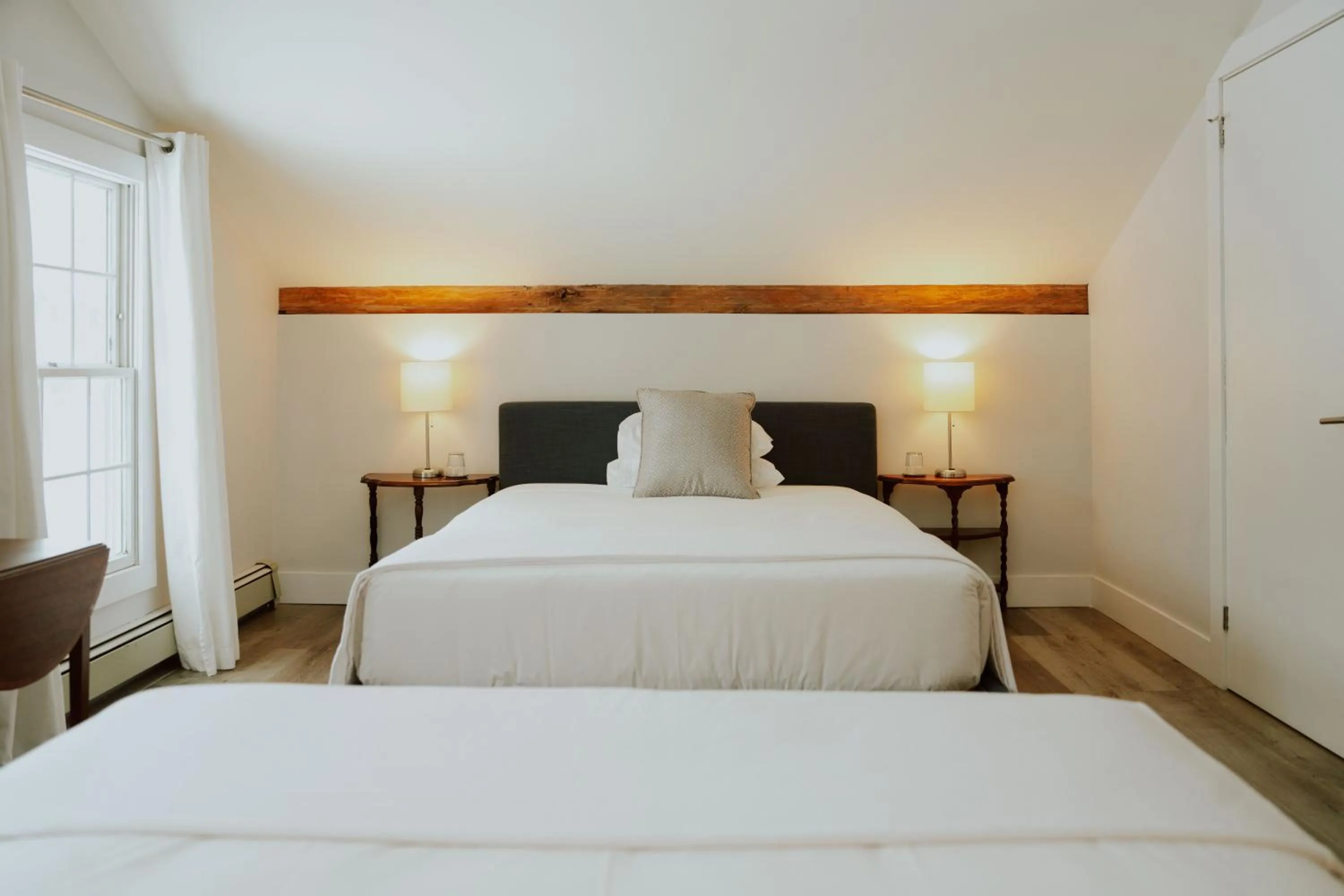 Bed in South Landing Inn