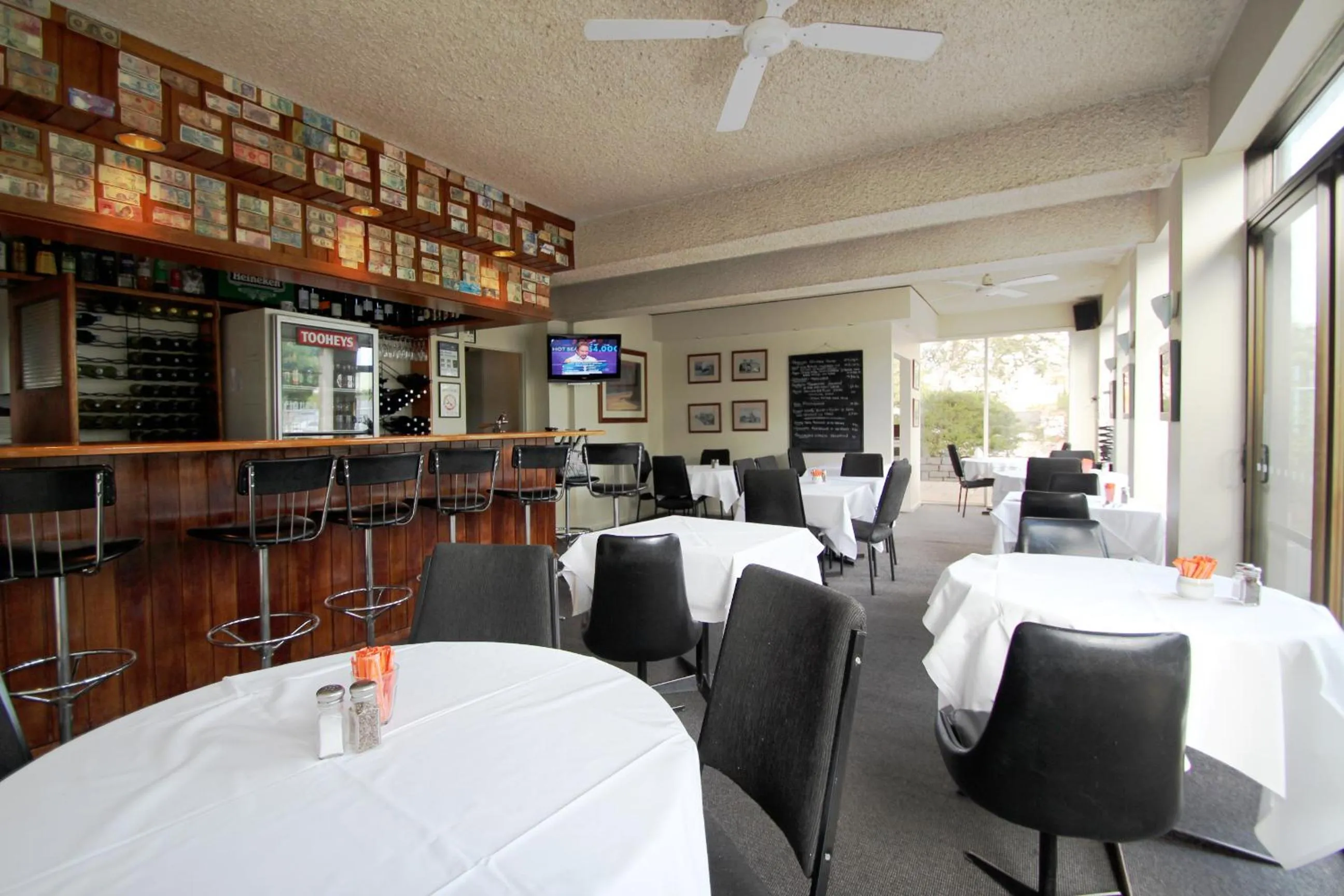 Restaurant/places to eat in Beaumaris Bay Motel