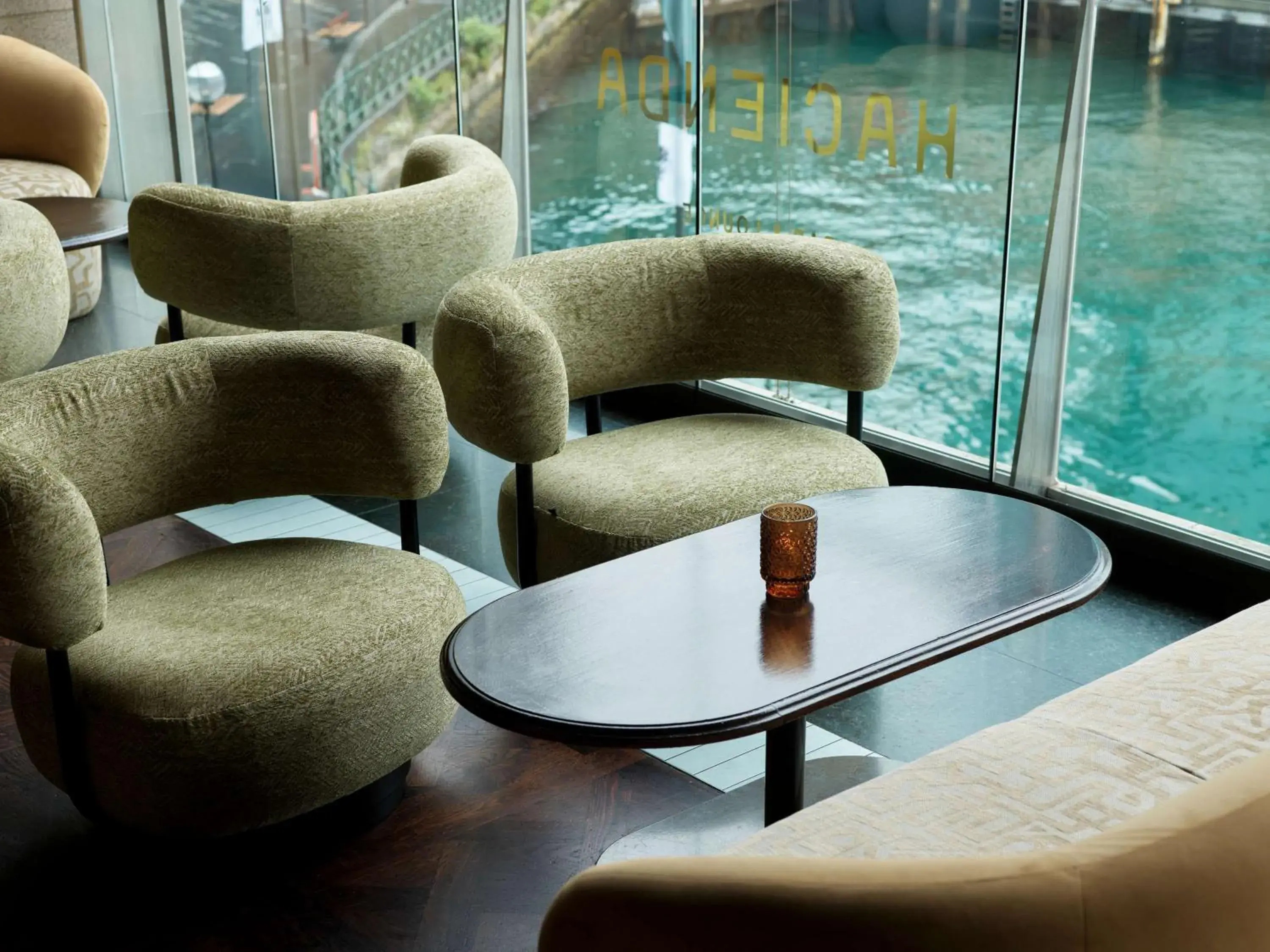 Lounge or bar in Pullman Quay Grand Sydney Harbour Lounge or bar in Pullman Quay Grand Sydney Harbour