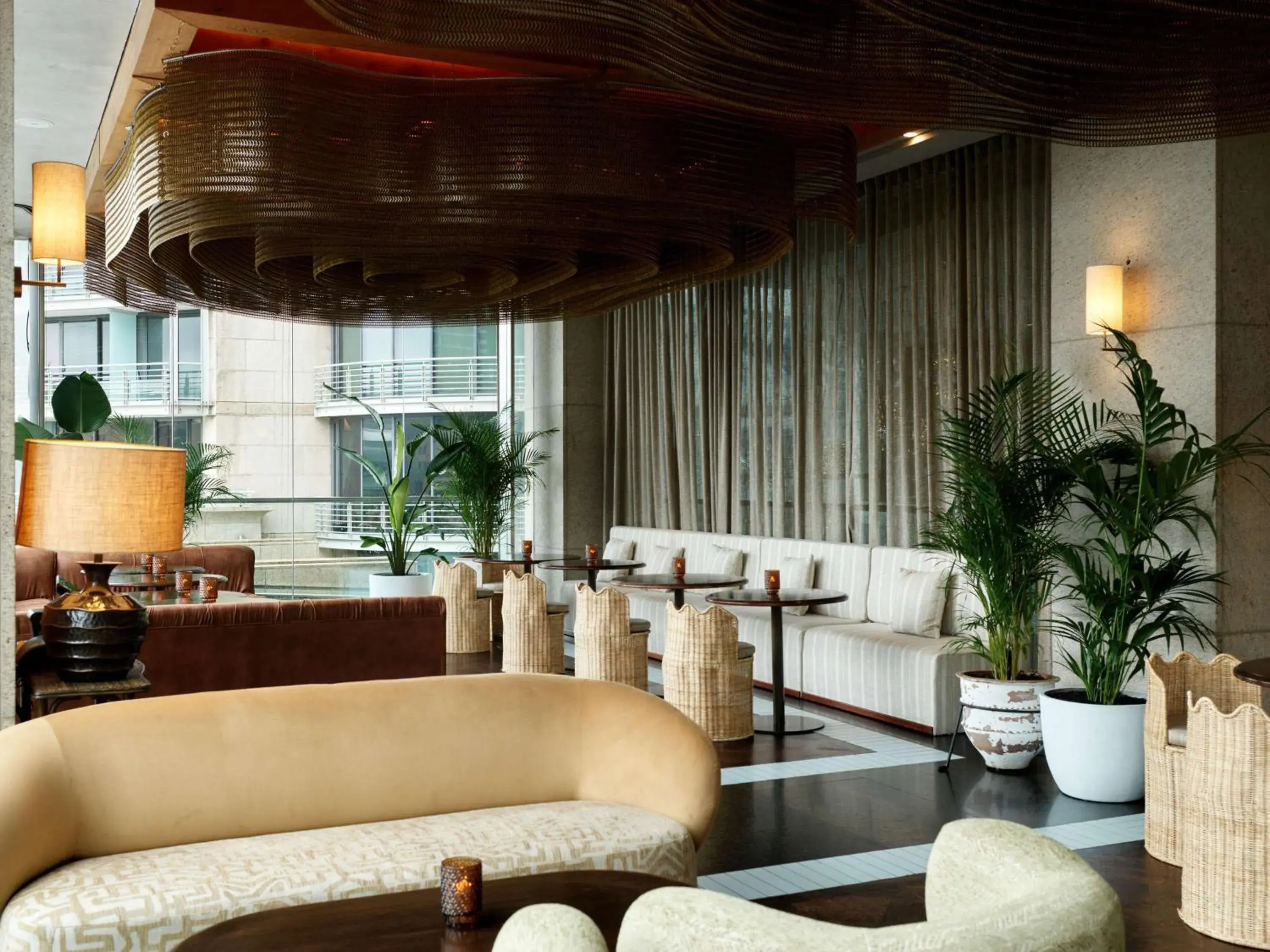 Lounge or bar in Pullman Quay Grand Sydney Harbour Lounge or bar in Pullman Quay Grand Sydney Harbour