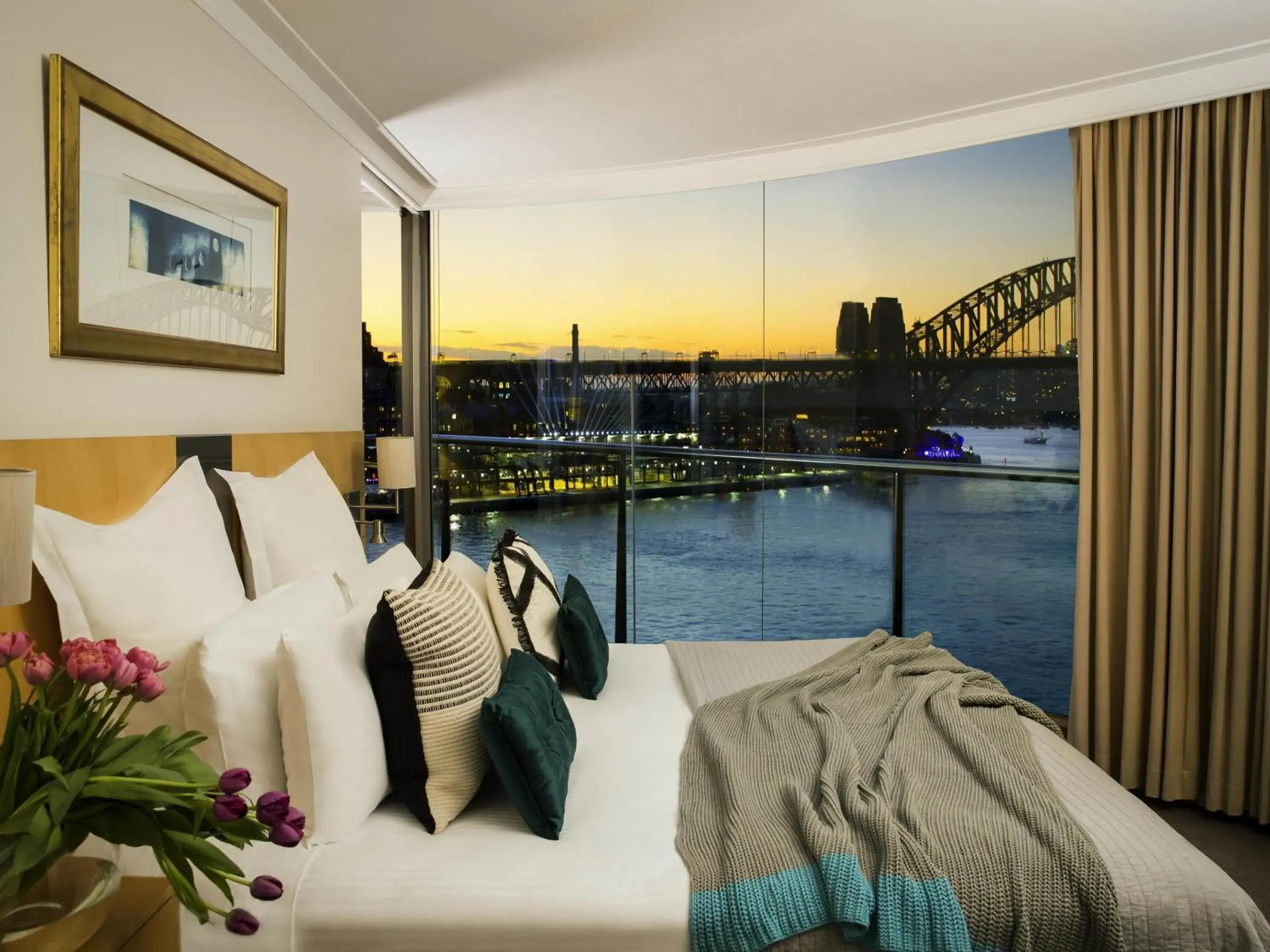 Bedroom in Pullman Quay Grand Sydney Harbour Bedroom in Pullman Quay Grand Sydney Harbour